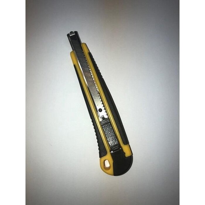 Afbreekmes van 9 mm in metalen schacht en met kunststof Anti-slip rubberized grip