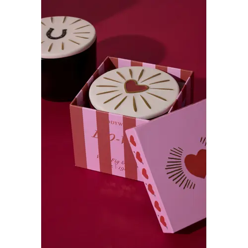 HOF House of Furniture Charmed 8oz/226g Red Glass Candle with Heart Lid - Wild Fig & Rose