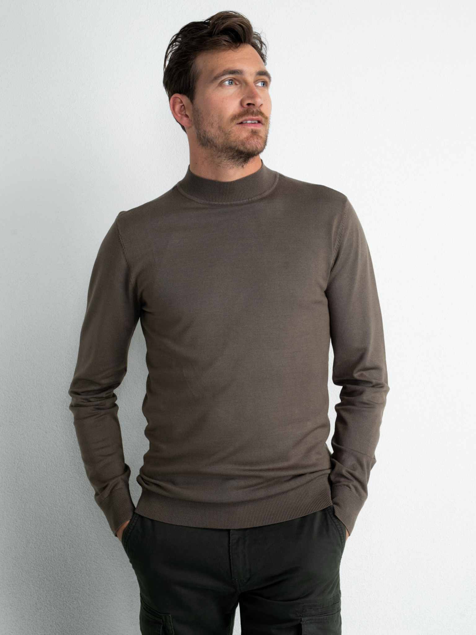 M-3020-KWC258 - Men Knitwear Collar Basic (7114 Dark Wood)