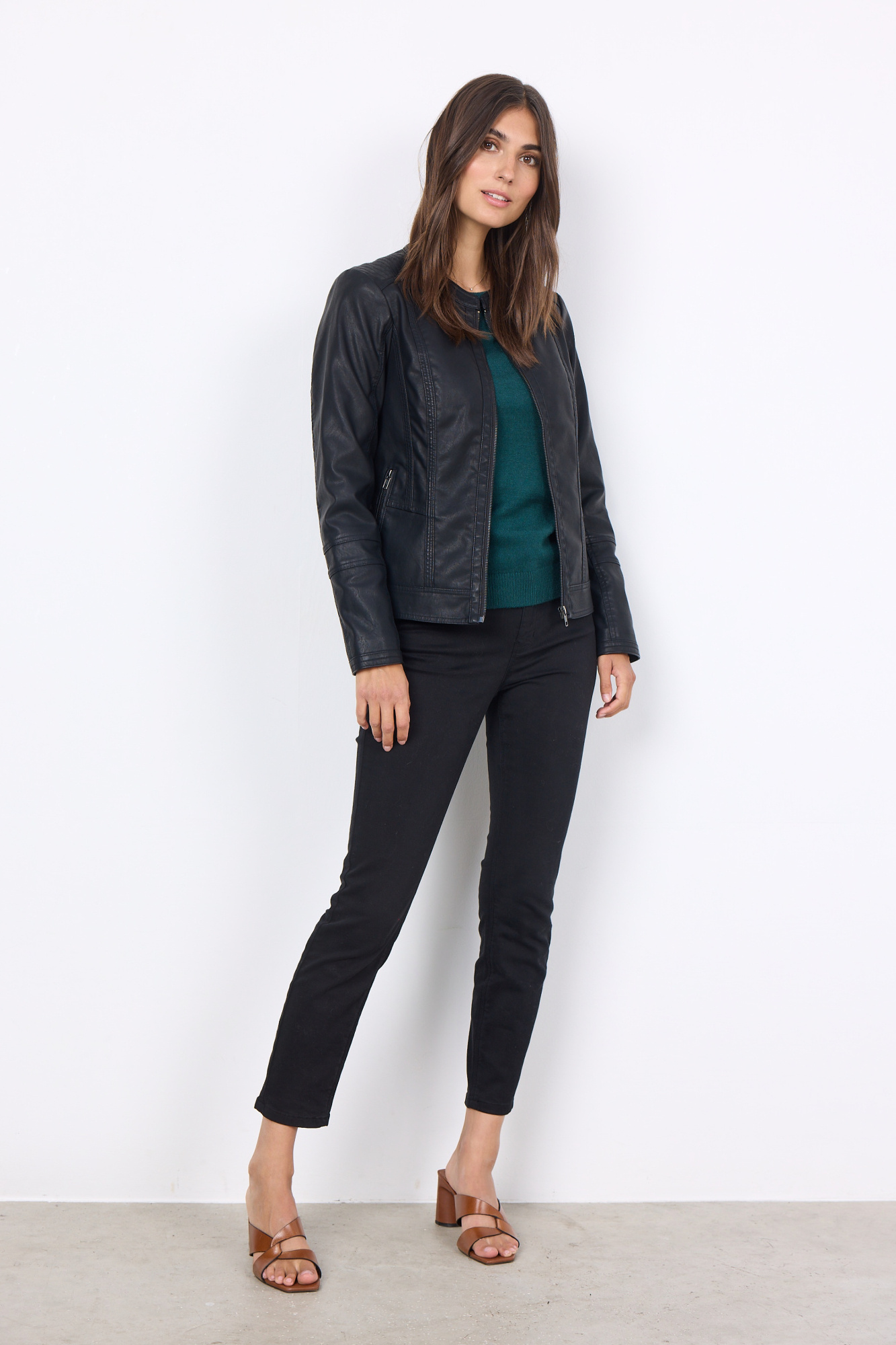 SC-GUNILLA 6 - (9999 BLACK)