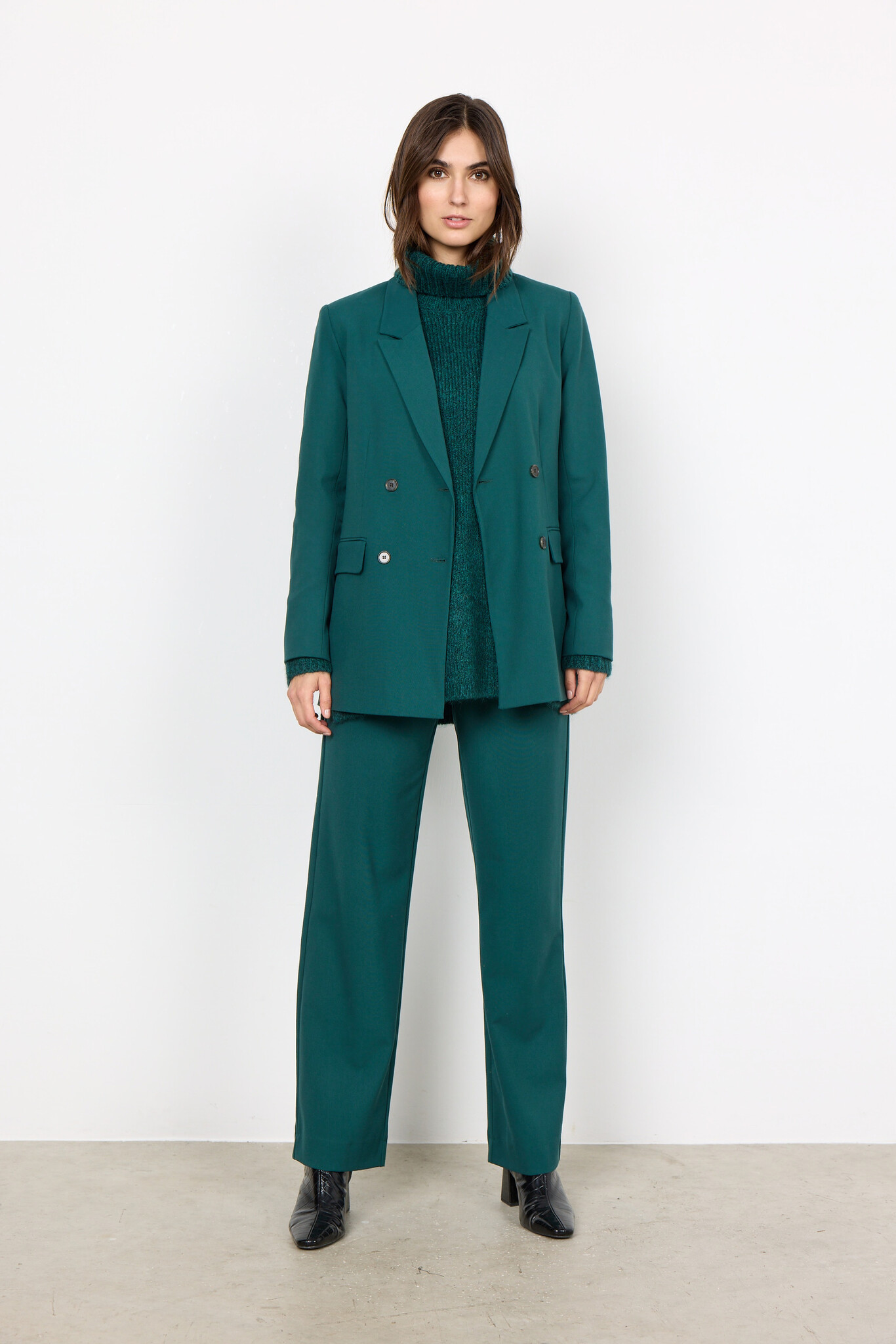 SC-GILLI 6 (7810 SHADY GREEN)