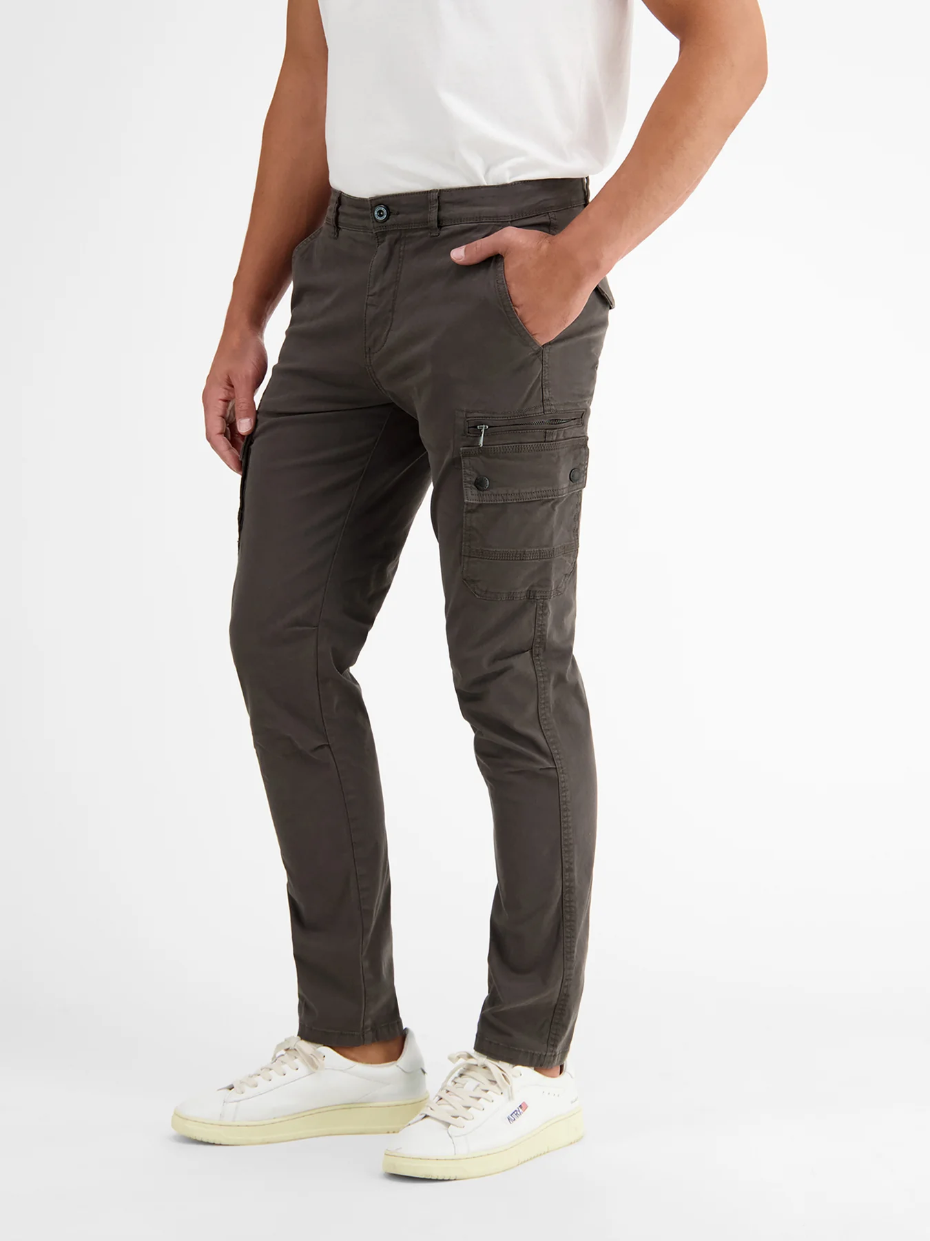 2009124 Cargo Mud Grey