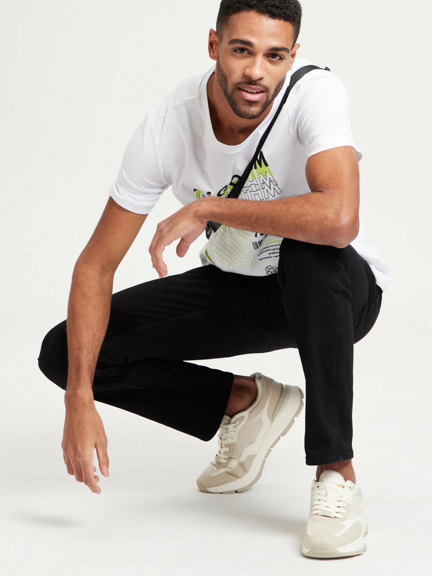 DAMIEN E 198-094 ( Black 020 )