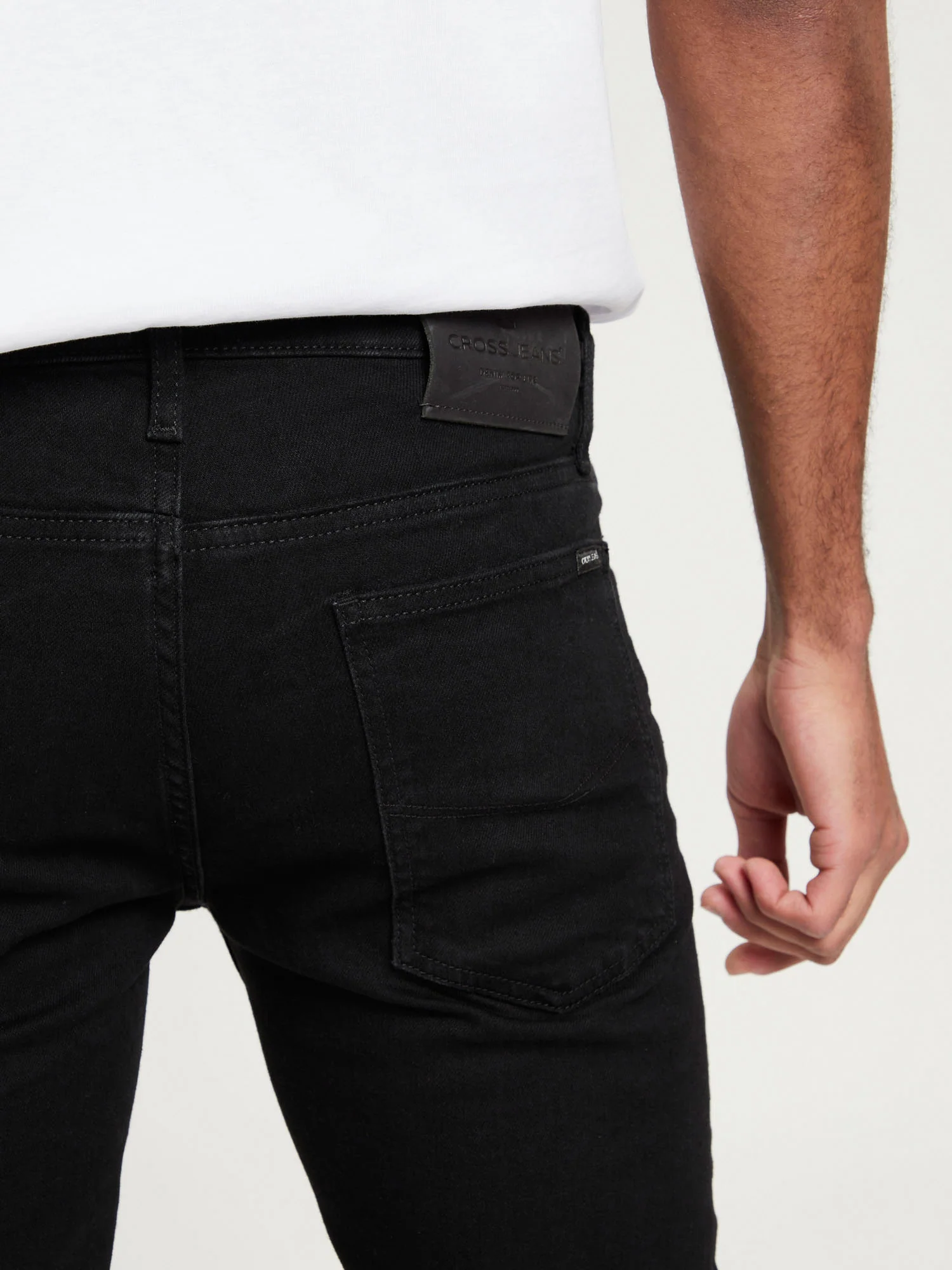 DAMIEN E 198-094 ( Black 020 )