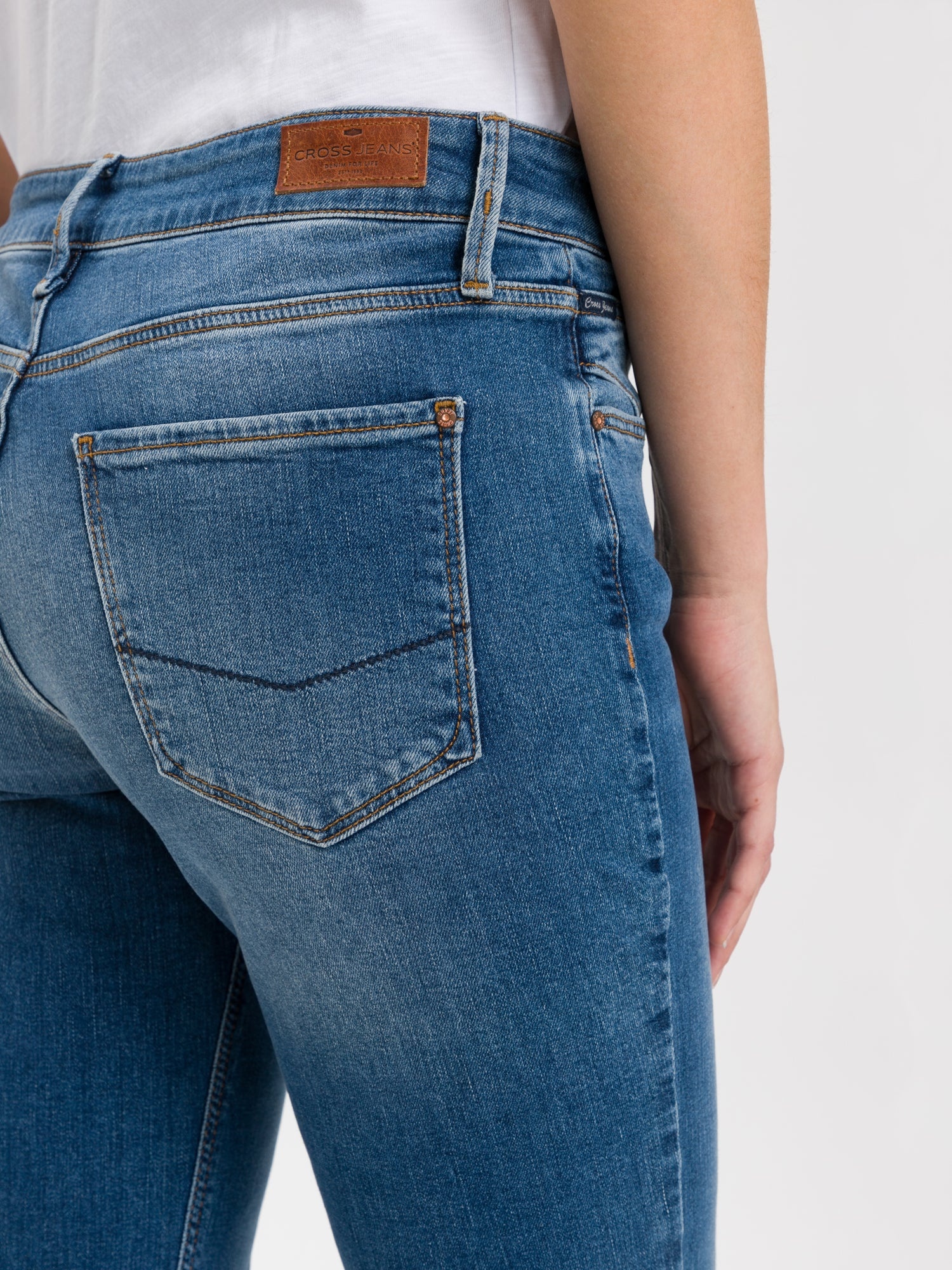 ROSE N 487-061 (419 MID BLUE)