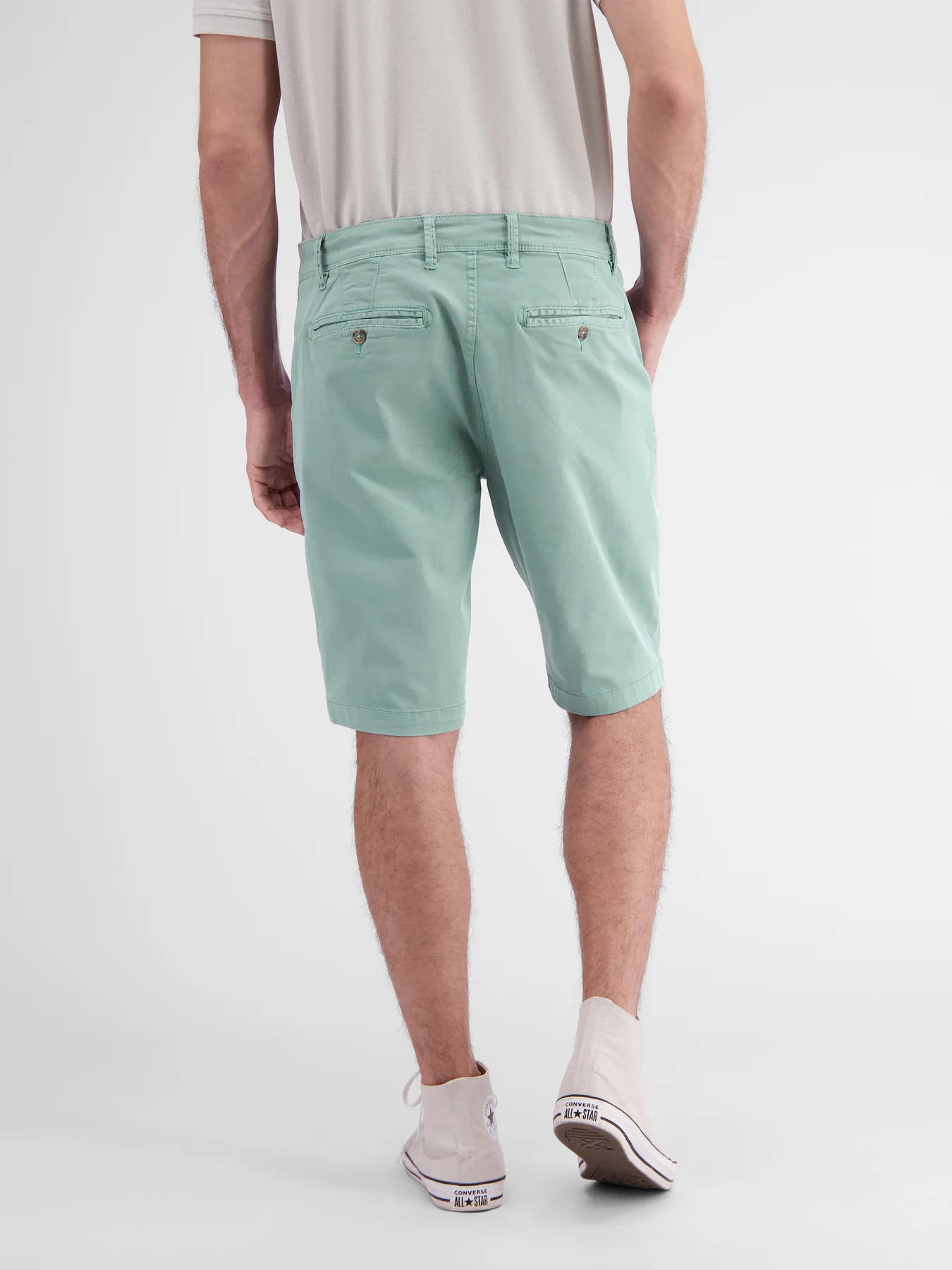 2439213 T12 Hose Kurz (467 Dusty Mint)