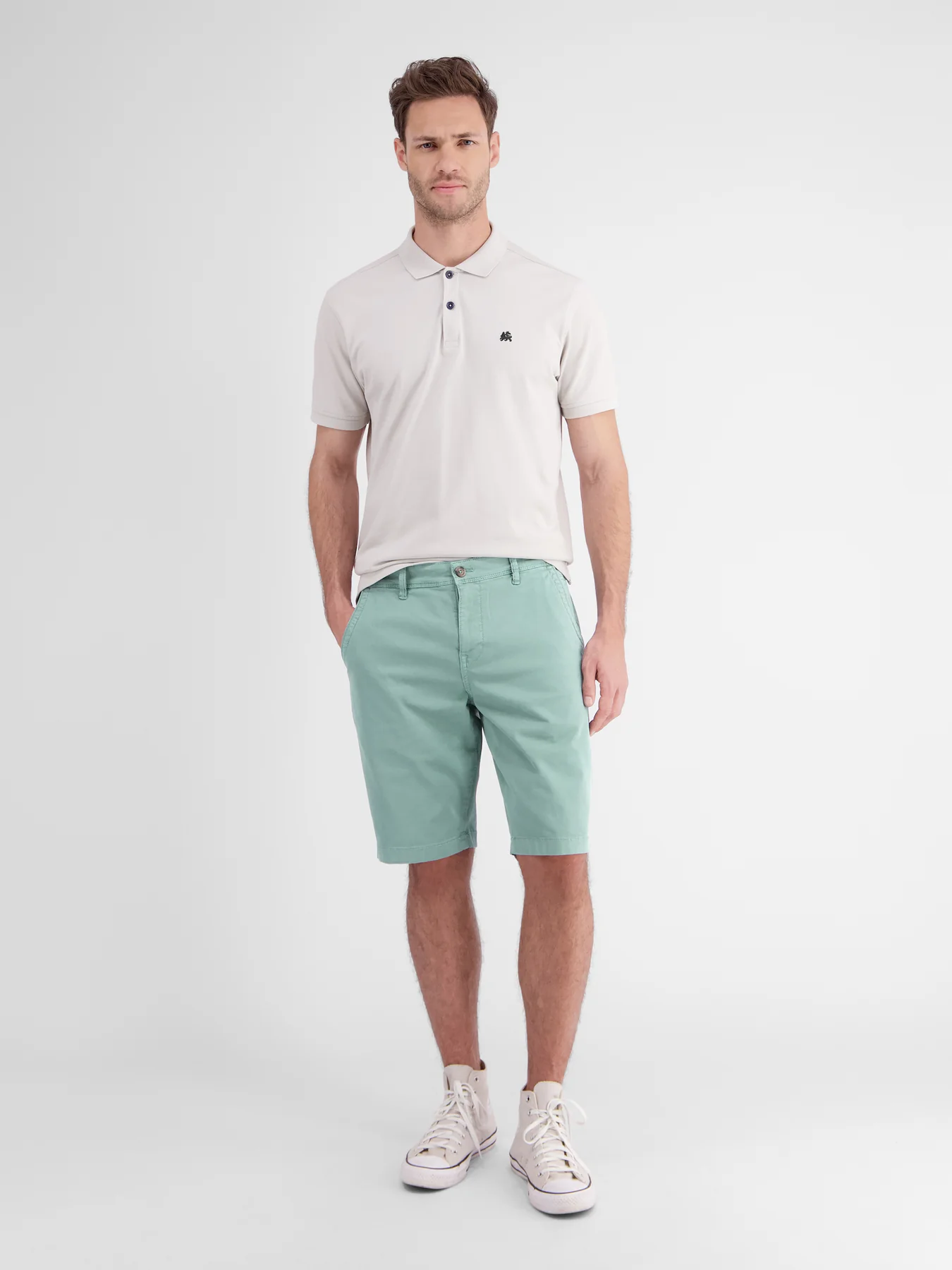 2439213 T12 Hose Kurz (467 Dusty Mint)