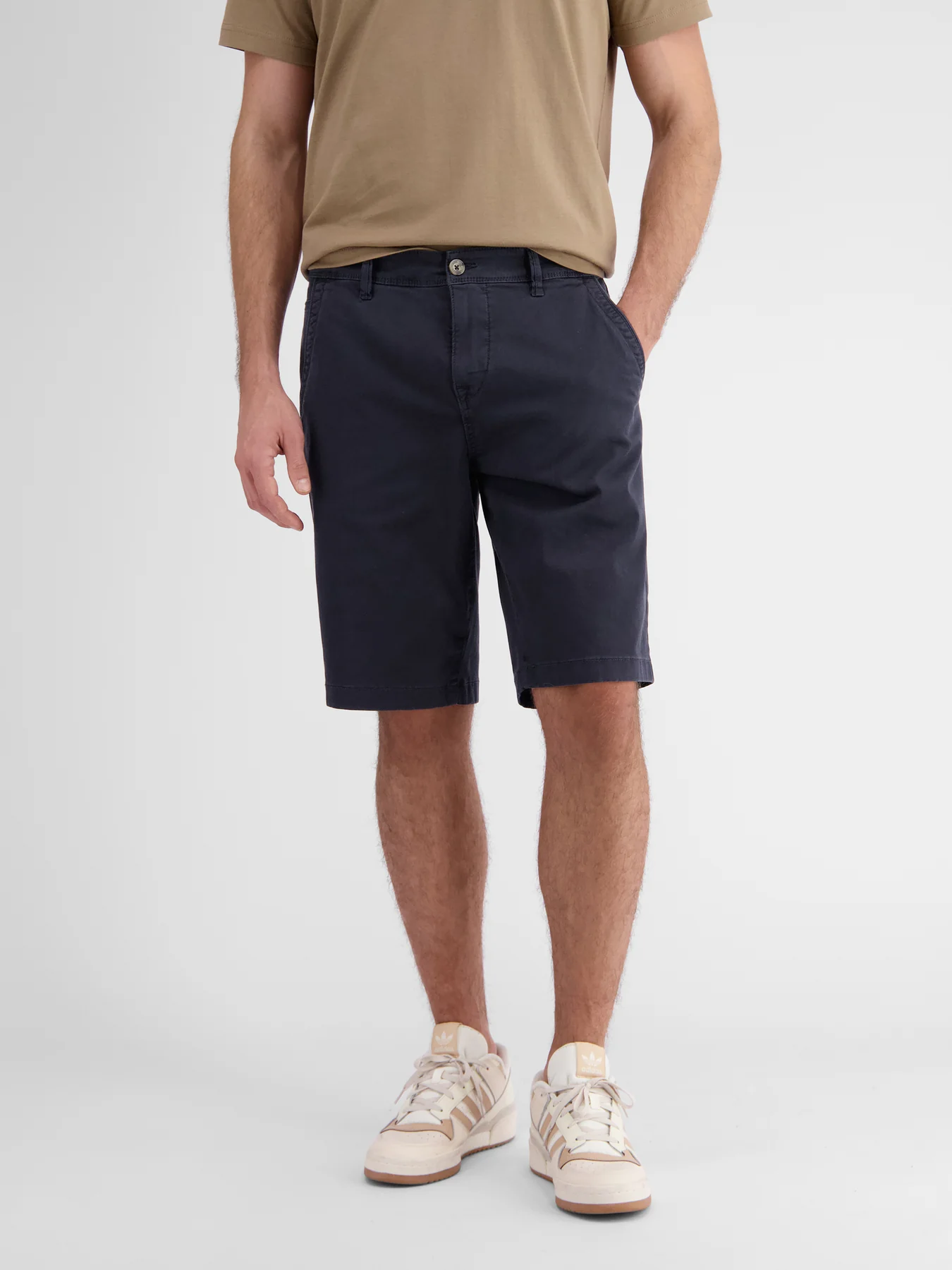 2439213 T12 Hose Kurz (485 Classic Navy)