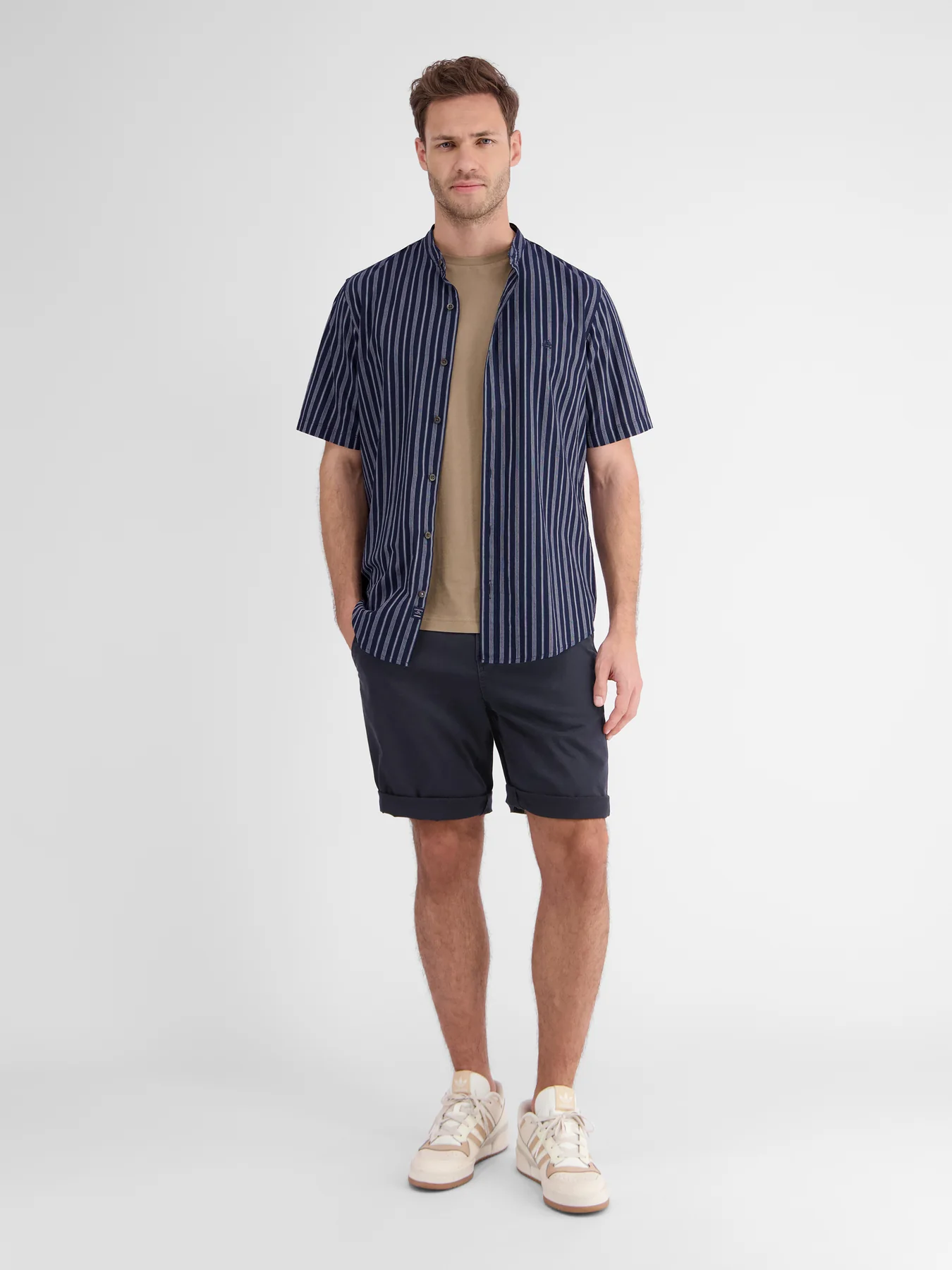 2439213 T12 Hose Kurz (485 Classic Navy)