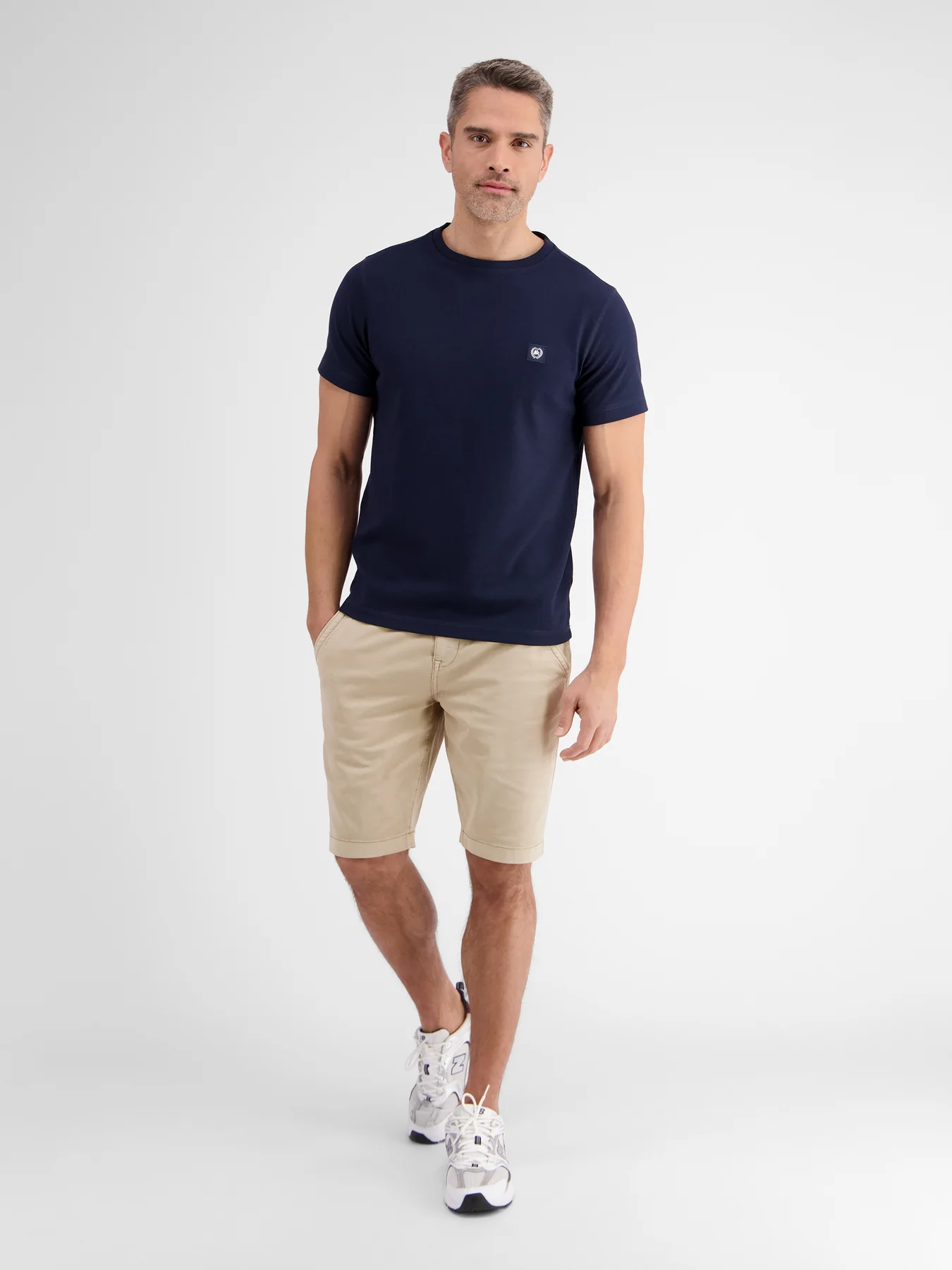 2439213 T12 Hose Kurz (705 Light Dune Beig)