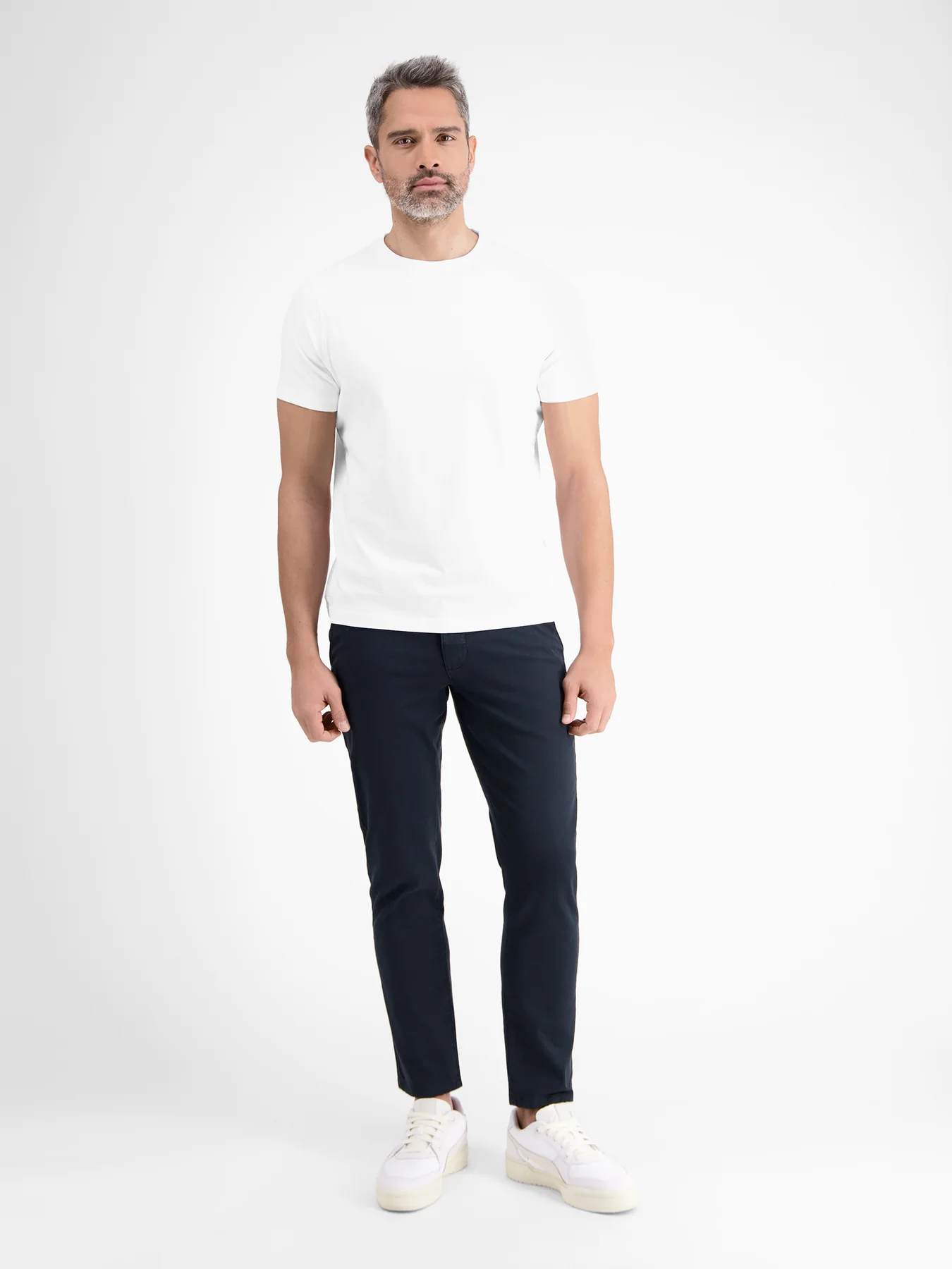 2003000 KLASSIEK HEREN-T-SHIRT ME RONDE HALS (100 WHITE)