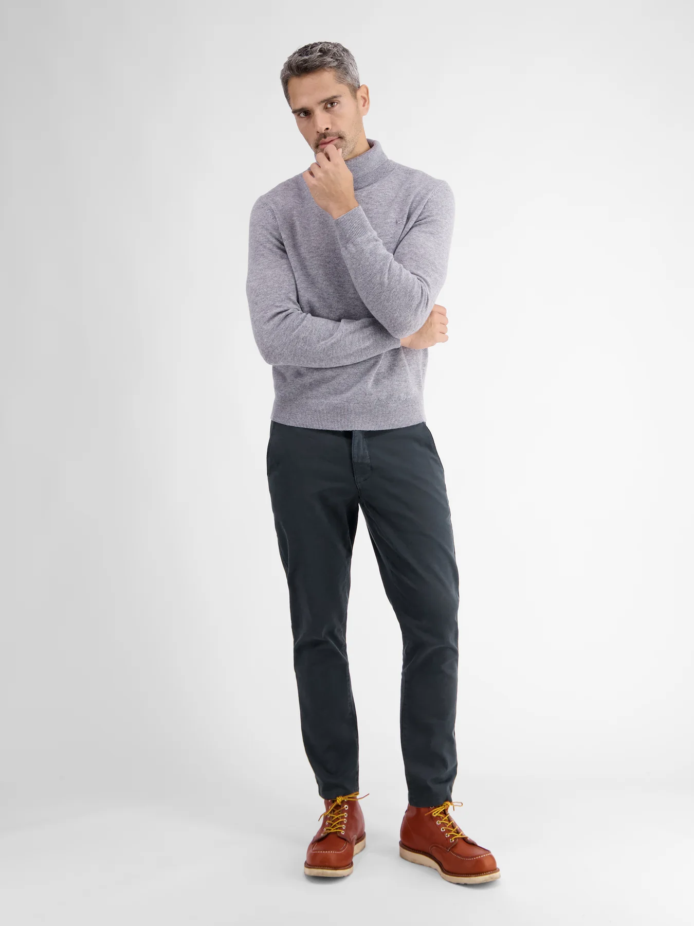 2009166 CHINO MICROSTRUCTUUR SLIM FIT (480 NAVY)