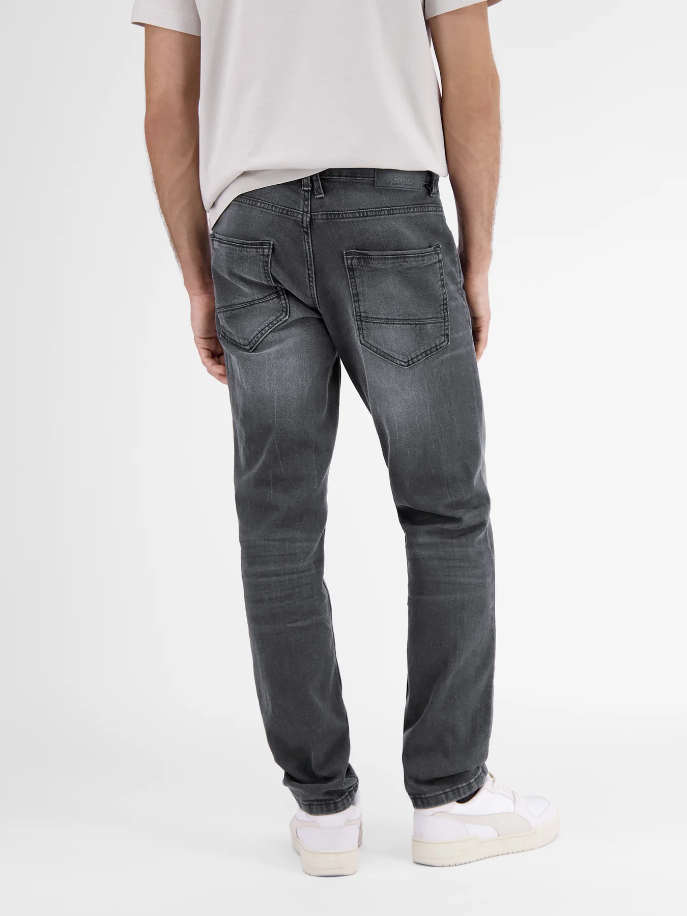 2009361 BAXTER-STRETCHDENIM RELAXED FIT (265 BLACK USED WASH)