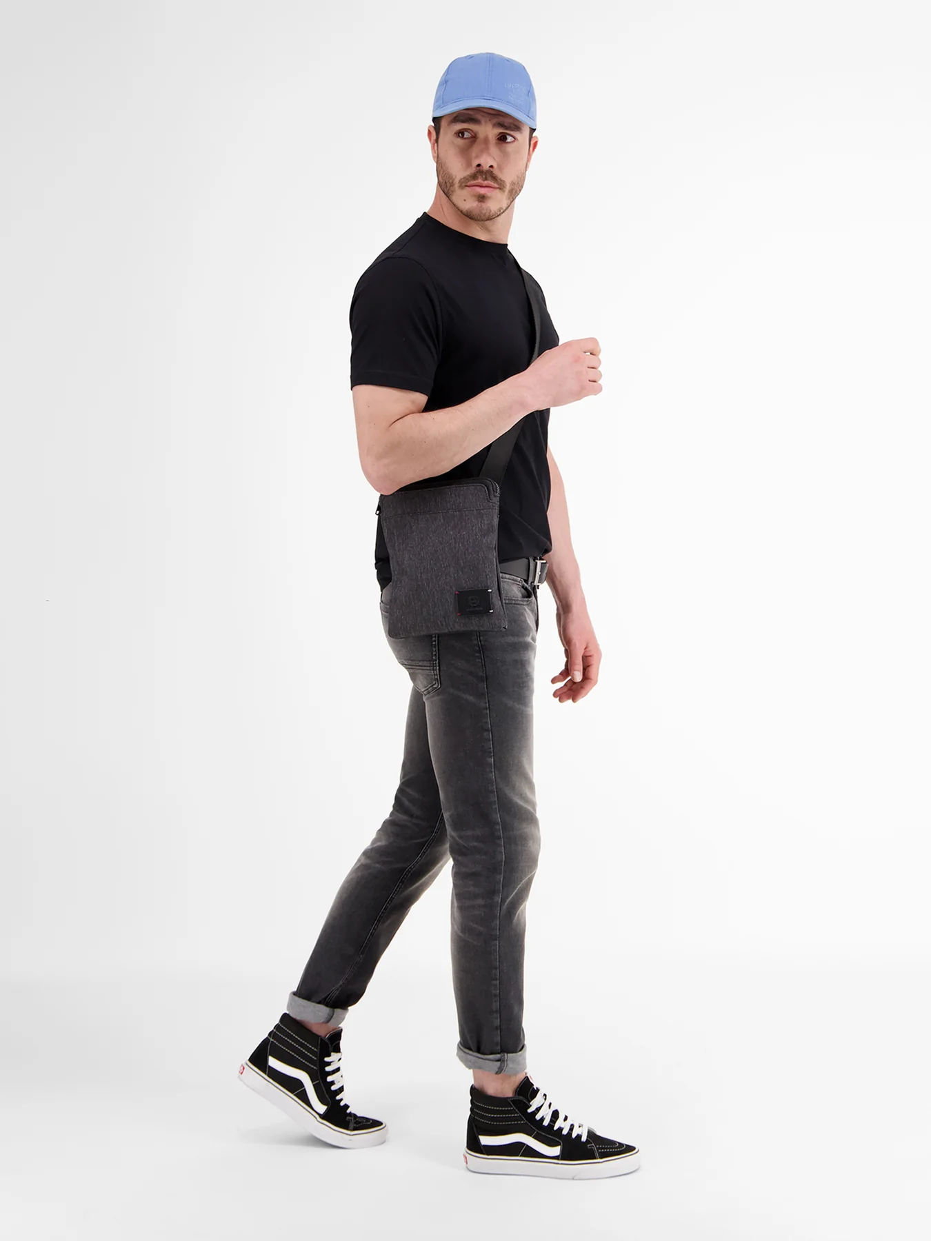 5002015 BASIC SCHOUDERTAS (262 ASPHALT GREY)