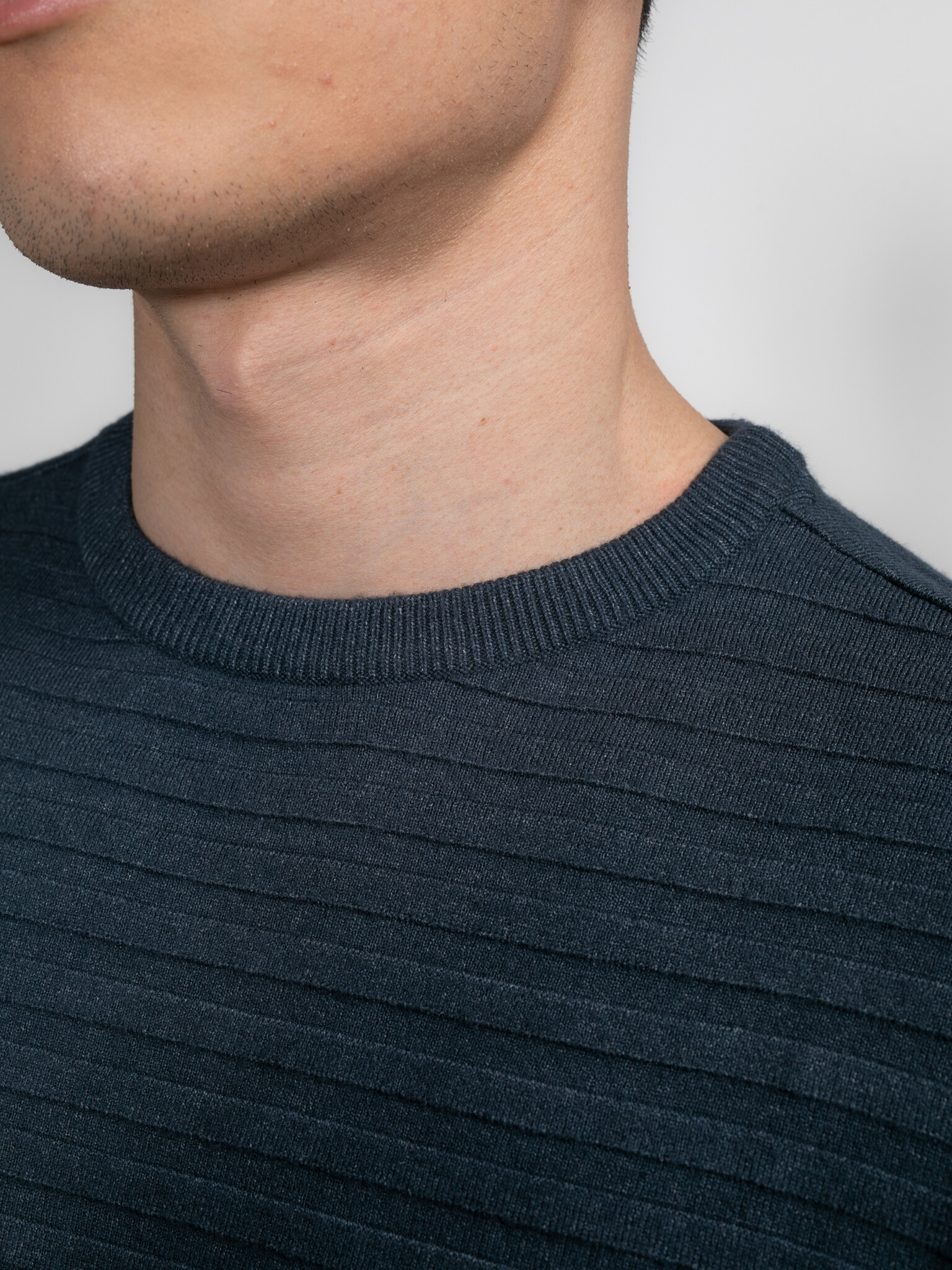 M-3040-KWR269 Men Knitwear Round Neck Basic (5185 Midnight Blue)