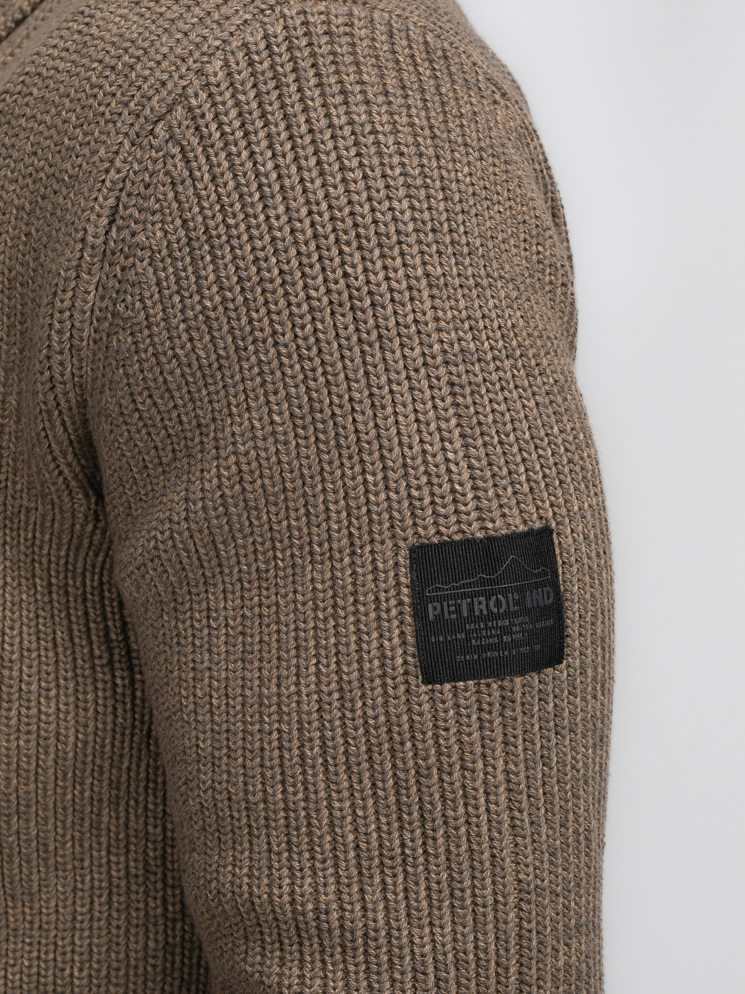 M-3040-KWC282 Men Knitwear Collar Cardigan (7140 Oak)