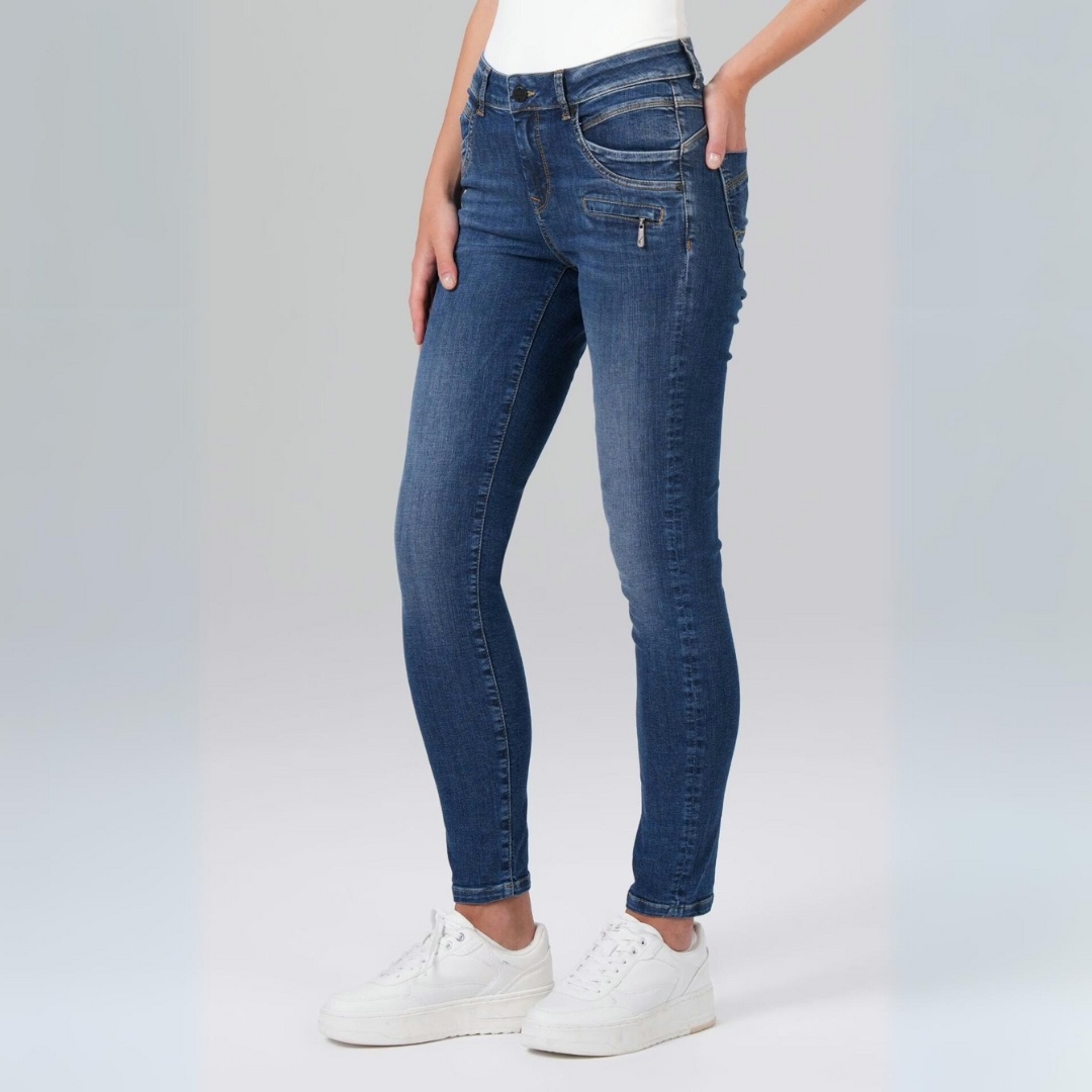 SUZY Skinny Fit (Mid Blue)