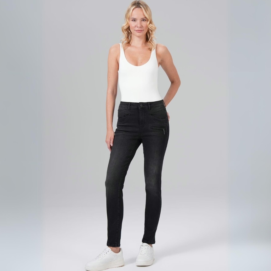 SUZY Skinny Fit (Candy Black)