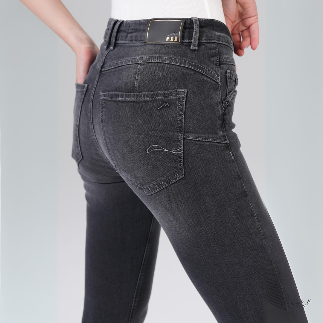 ELENA Skinny Fit (Cheek Black)