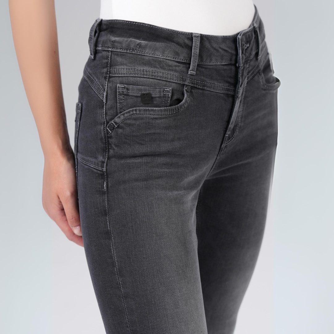 ELENA Skinny Fit (Cheek Black)