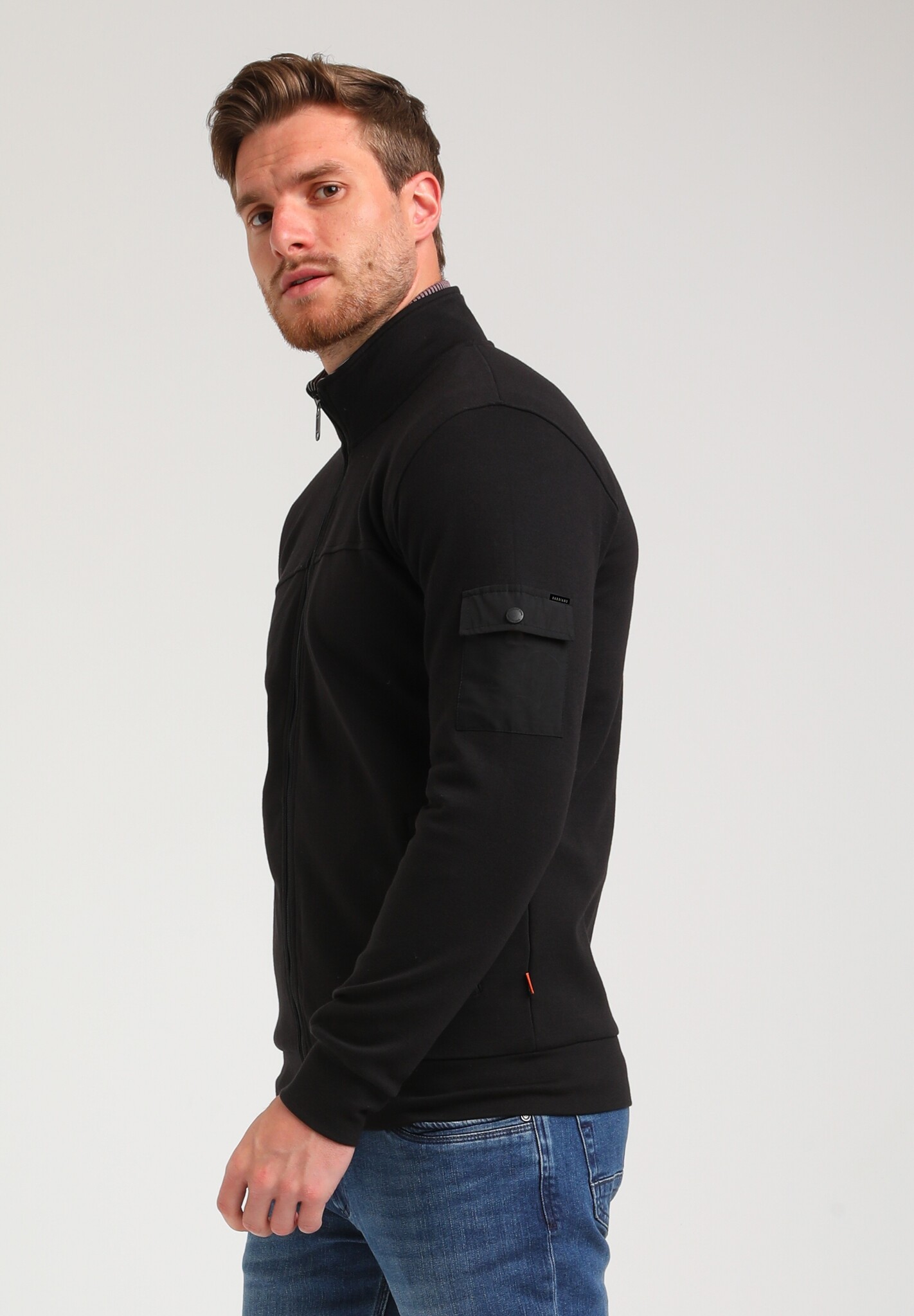 424751 VESTEN (BLACK)