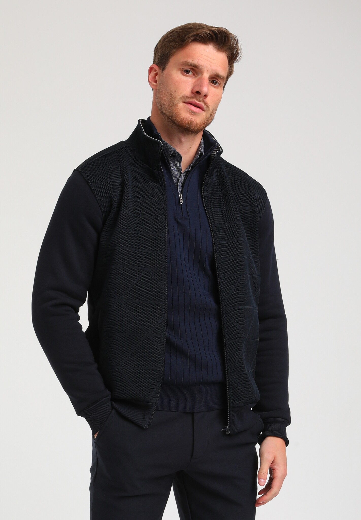 424752 VESTEN (NAVY)