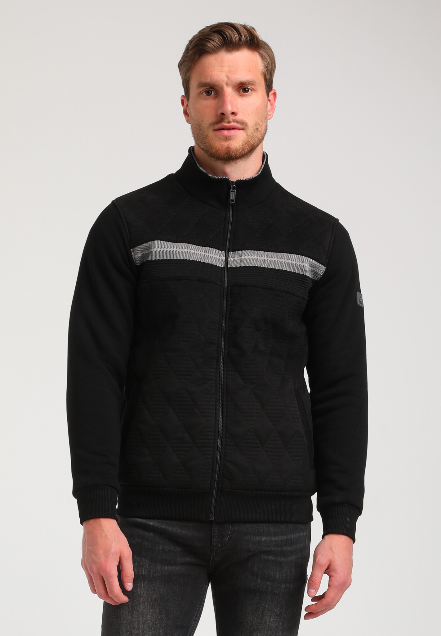 424722 VESTEN (BLACK)