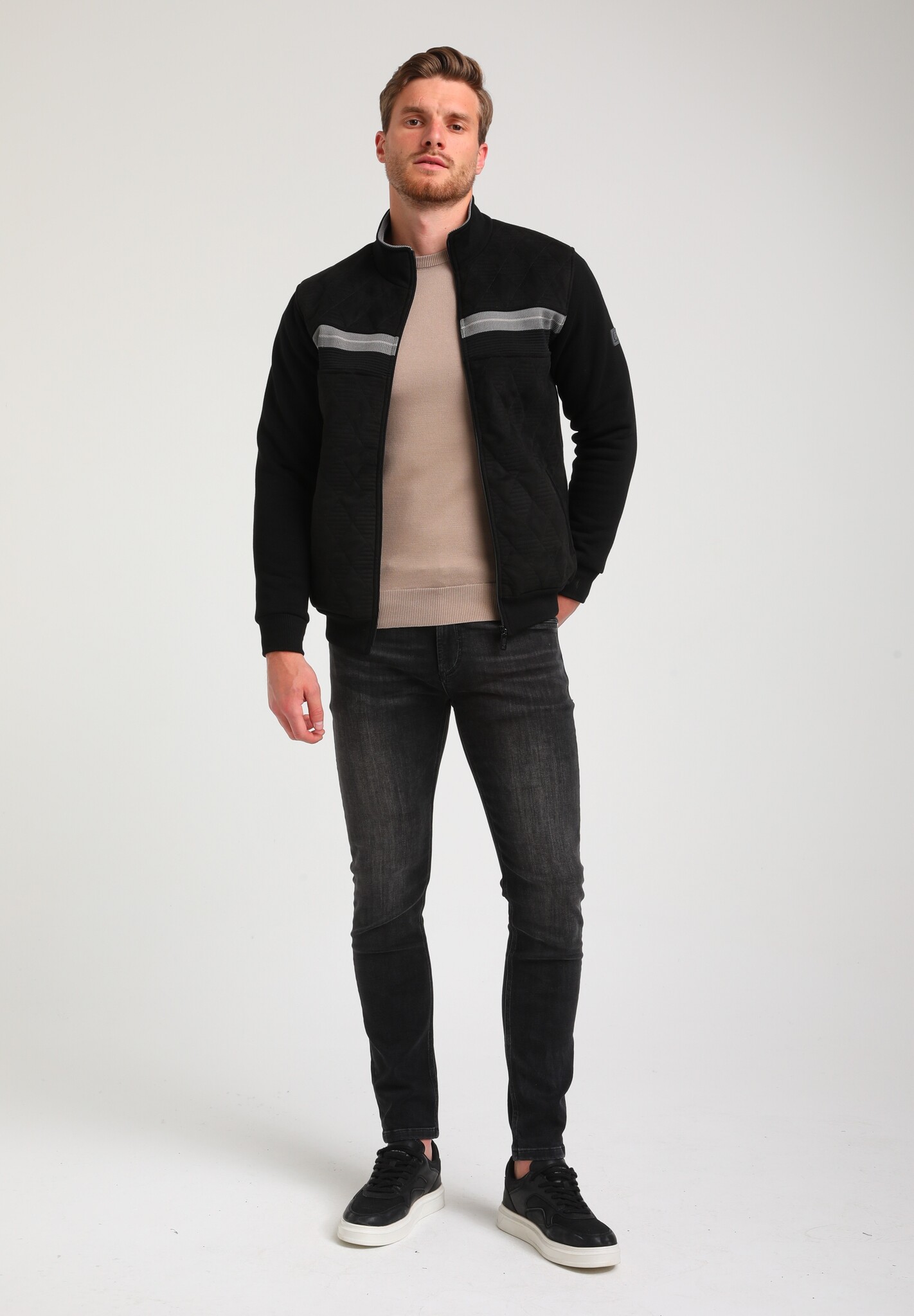 424722 VESTEN (BLACK)