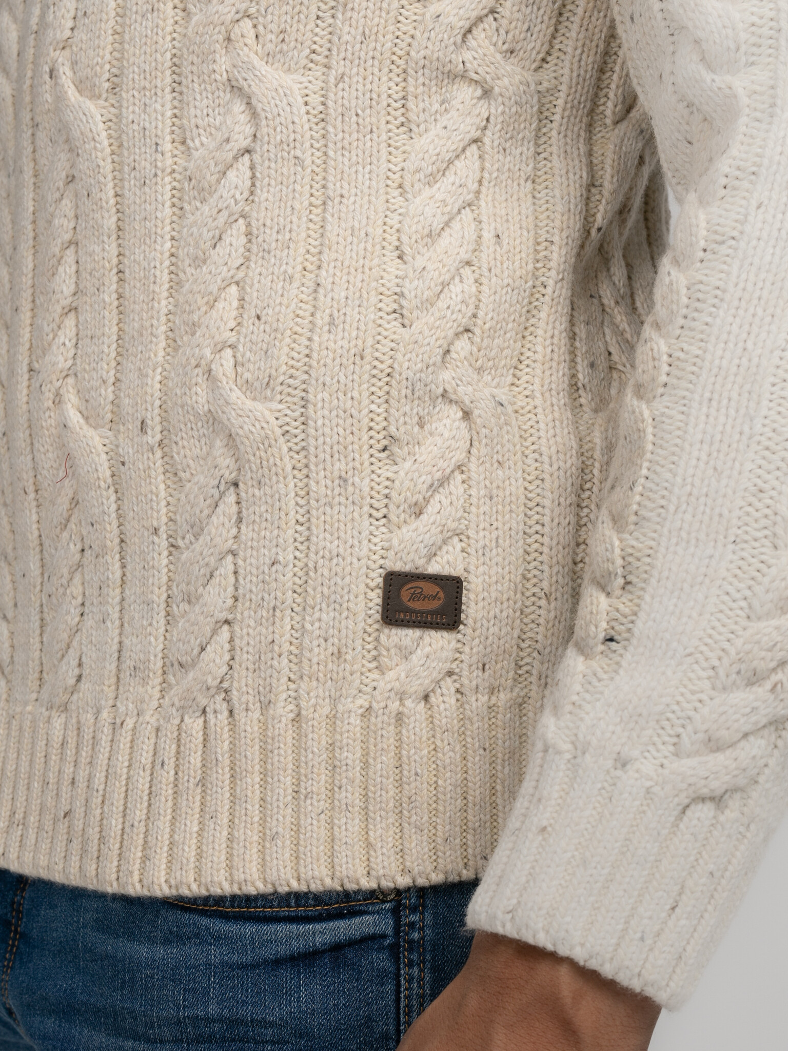 M-3040-KWR247 Men Knitwear Round Neck Basic (7137 Ecru)