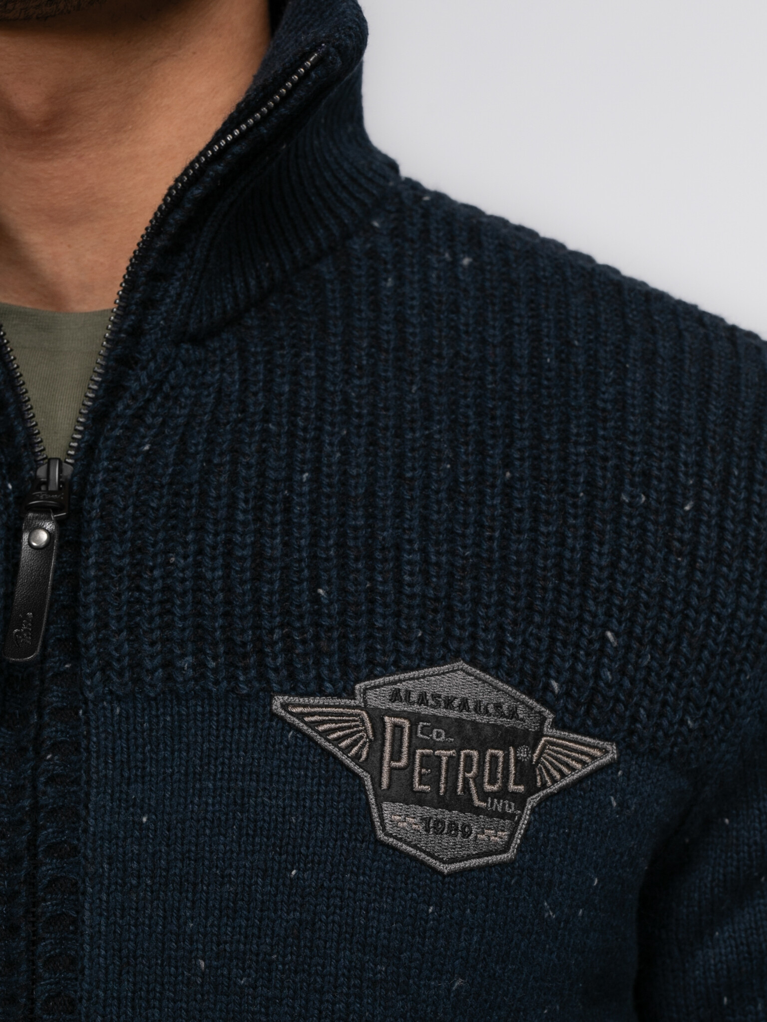 M-3040-KWC283 (5120)