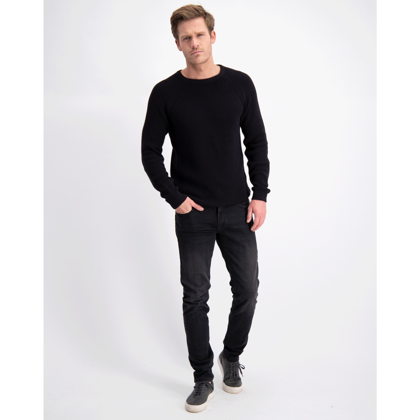 SHIELD Tapered  Black Used