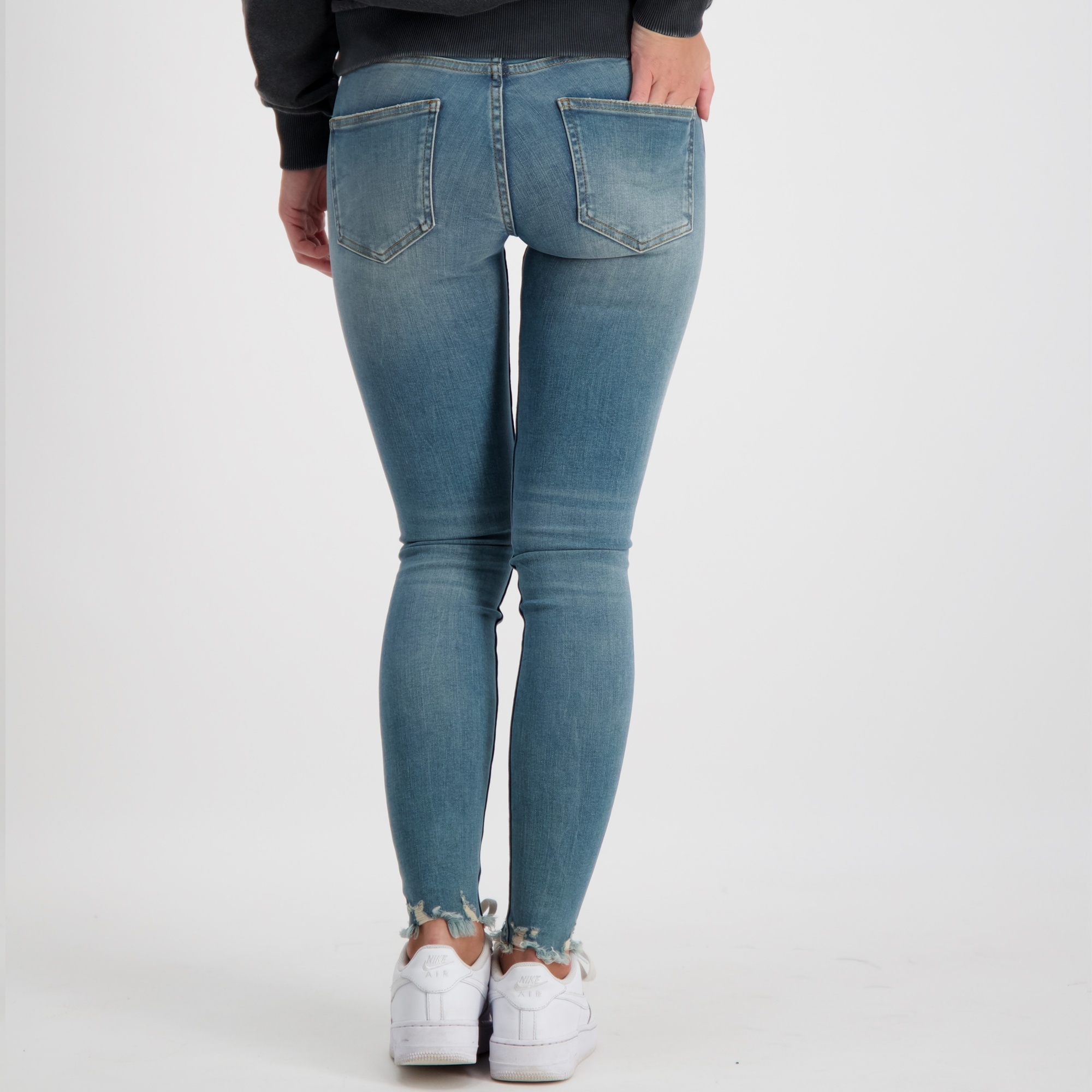 ELIF Skinny Green Cast Used