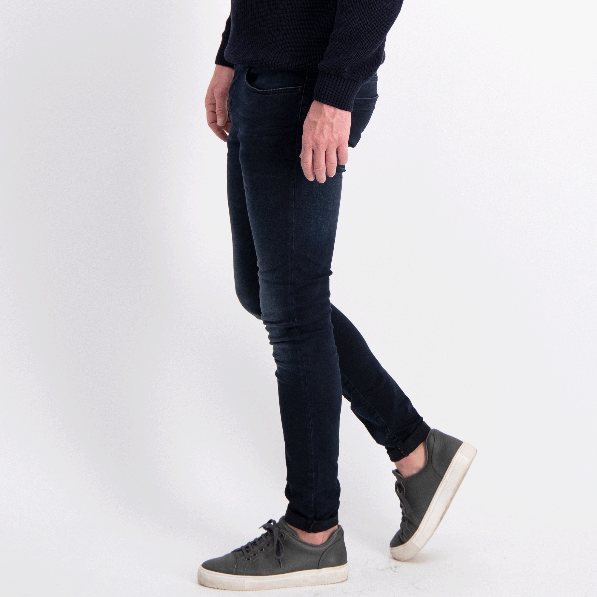 DUST Super Skinny Blue Black