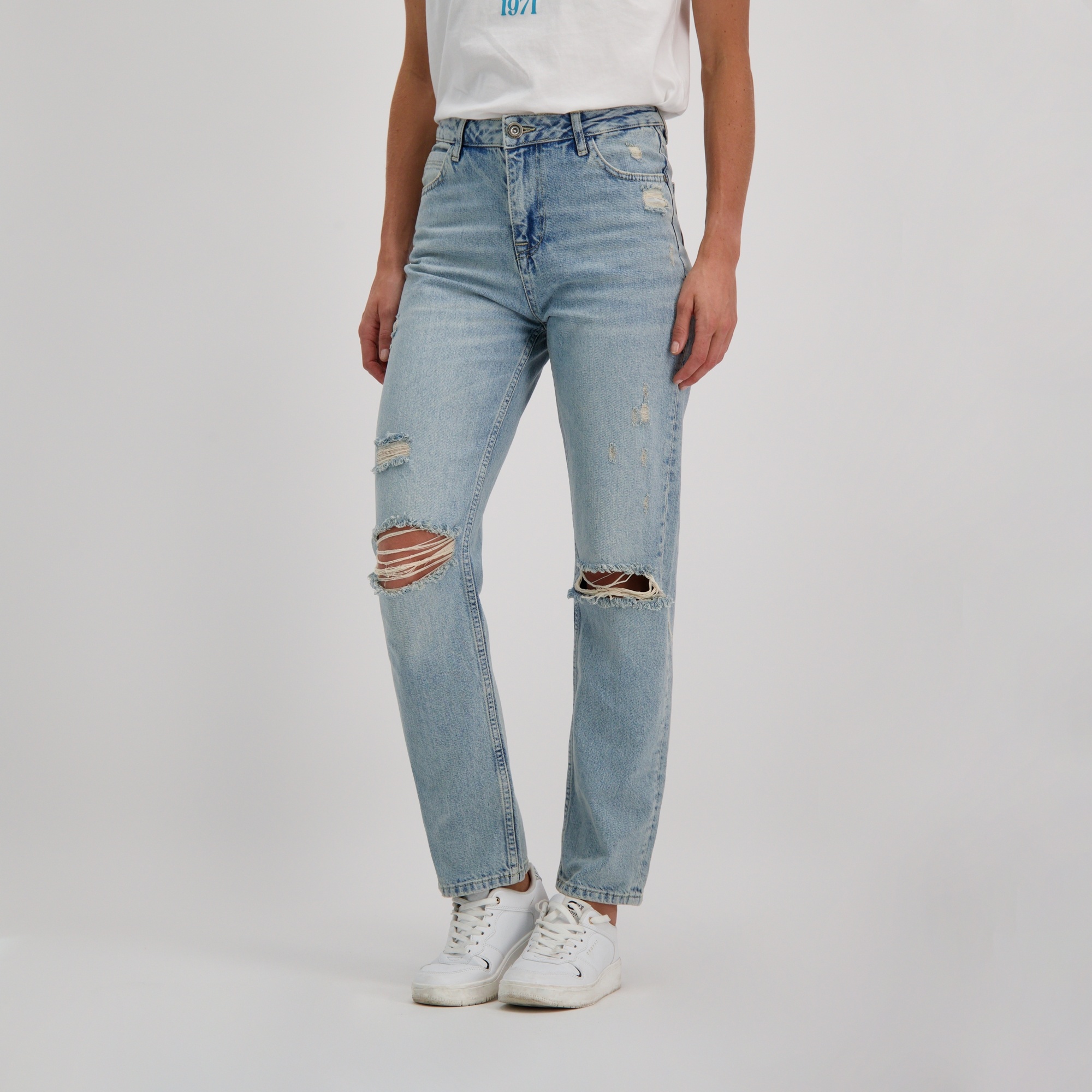 AMBER Denim Destroyed Bleached