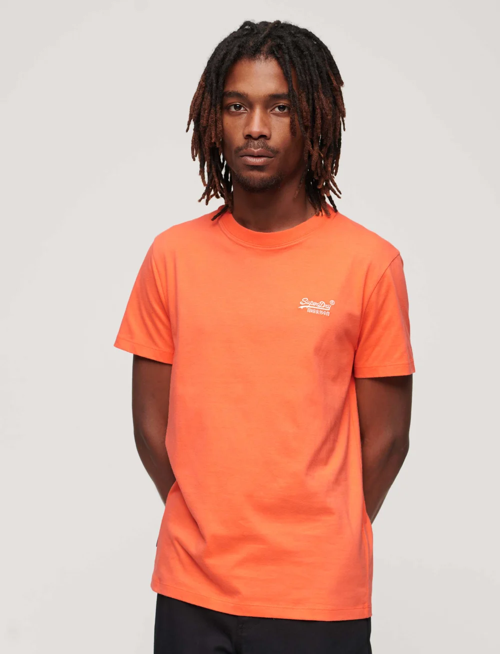 ESSENTIAL LOGO EMB TEE (Sunburst Coral)