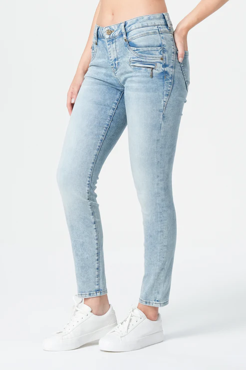 SUZY Skinny Fit (Light Blue)