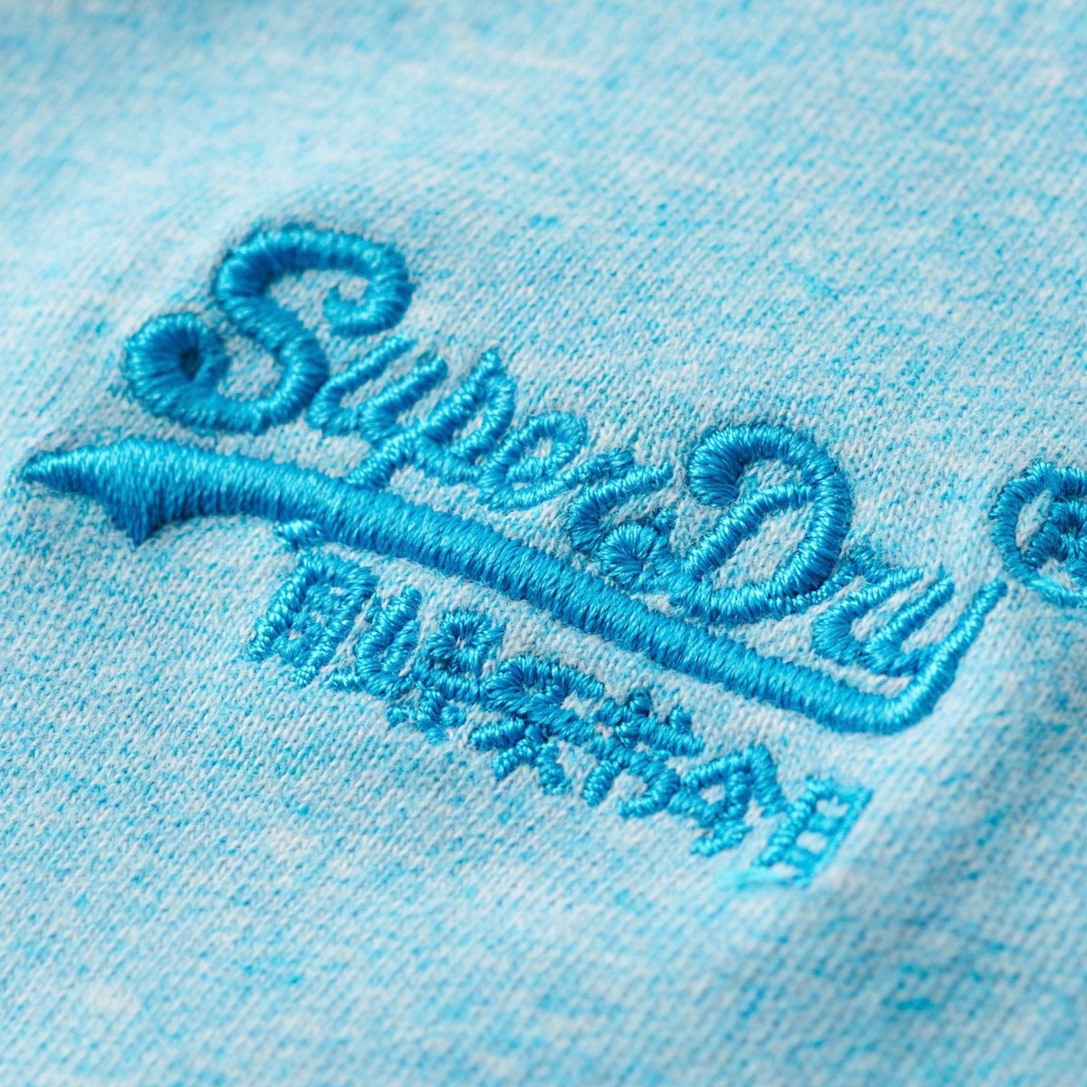 ESSENTIAL LOGO EMB TEE (TURQUOISE)
