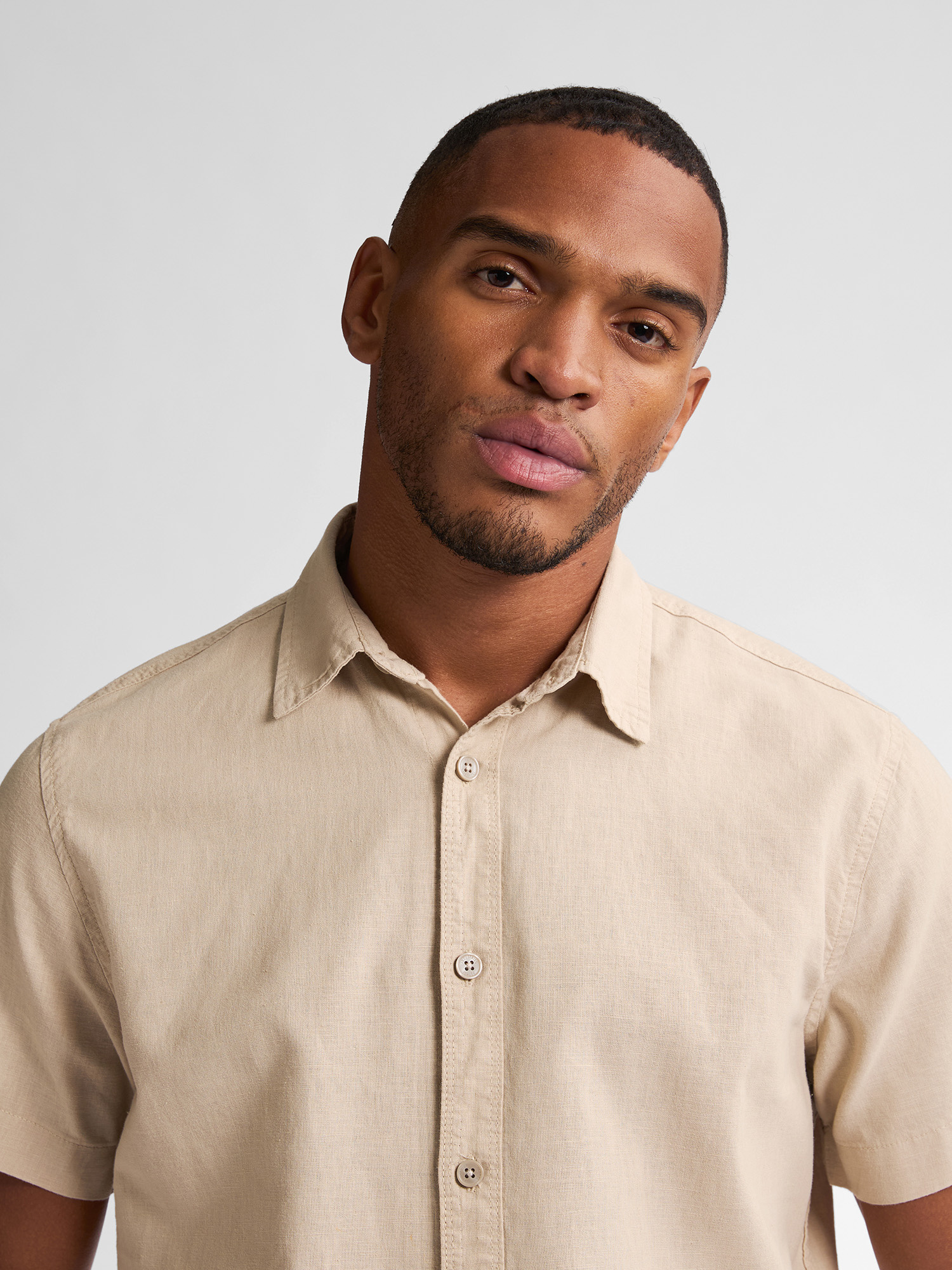 M-1050-SIS414 Men Short Sleeve Uni (7130 Light Tan)