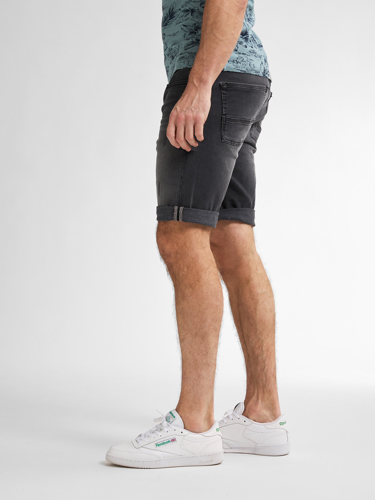M-1050-SHO003 - Men Shorts Denim Regular fit (9705 Black Stone)