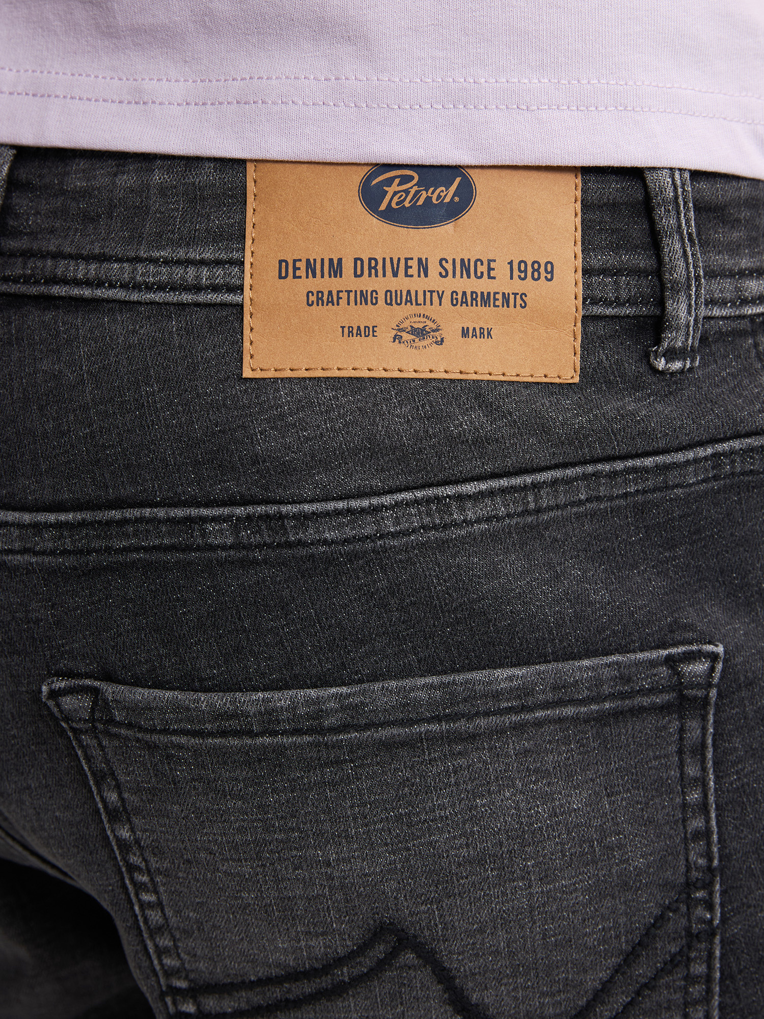 M-1050-SHO002 Men Shorts Denim (9705 Black Stone)