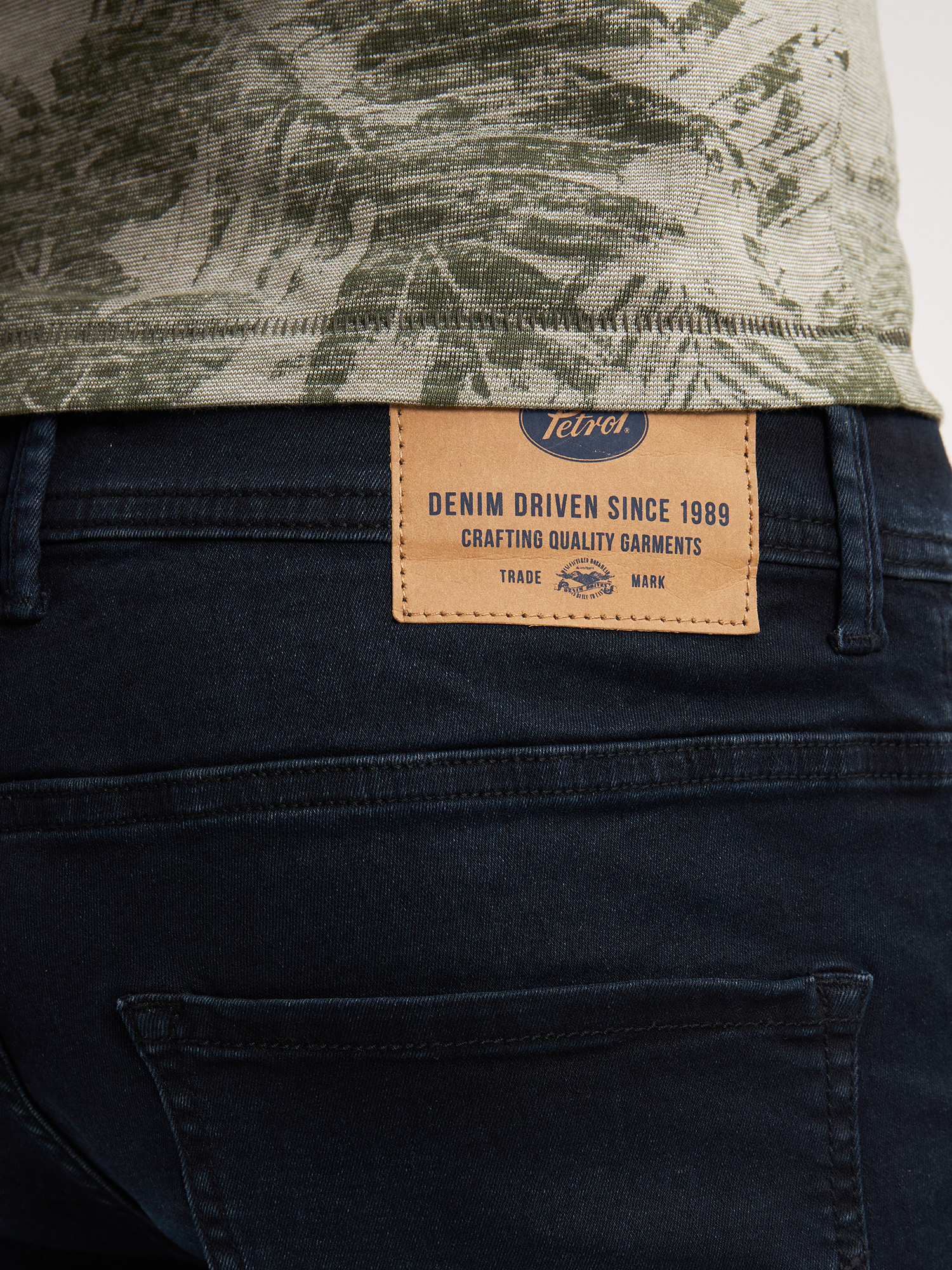 M-1050-SHO002 Men Shorts Denim (5812 Blue Black)