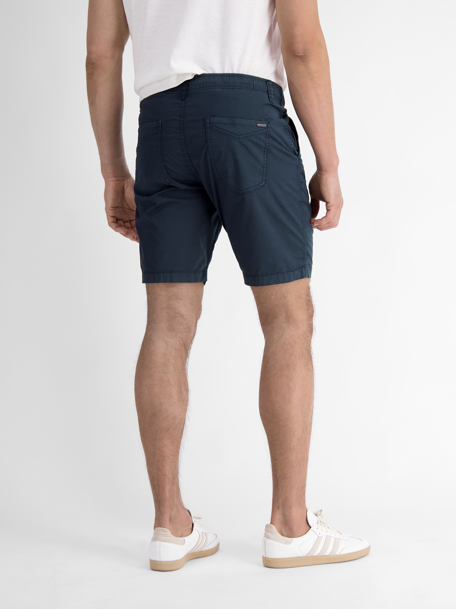 2559236 HOSE KURZ (485 Classic Navy)