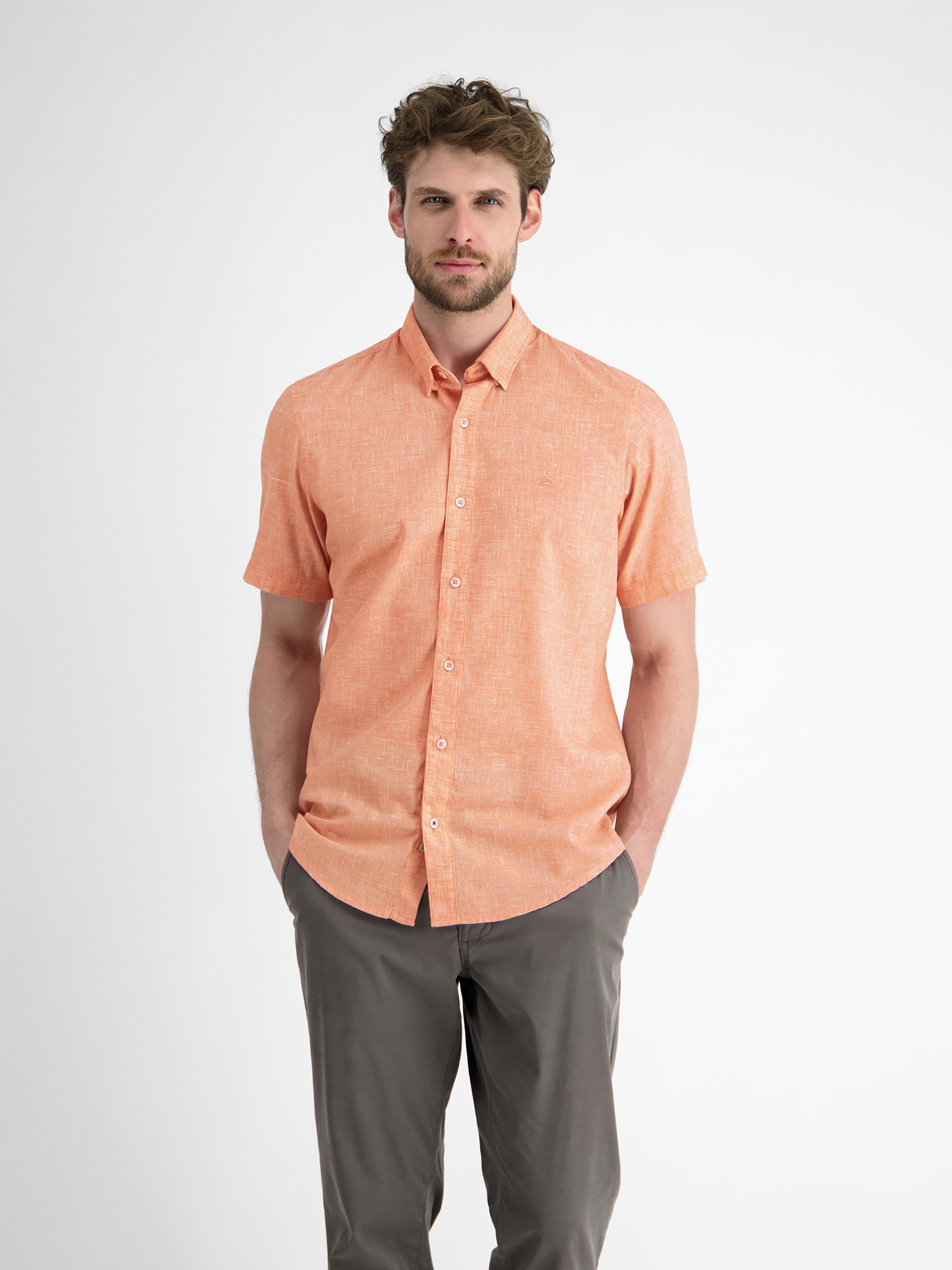 2562440 PALE PAPAYA 918