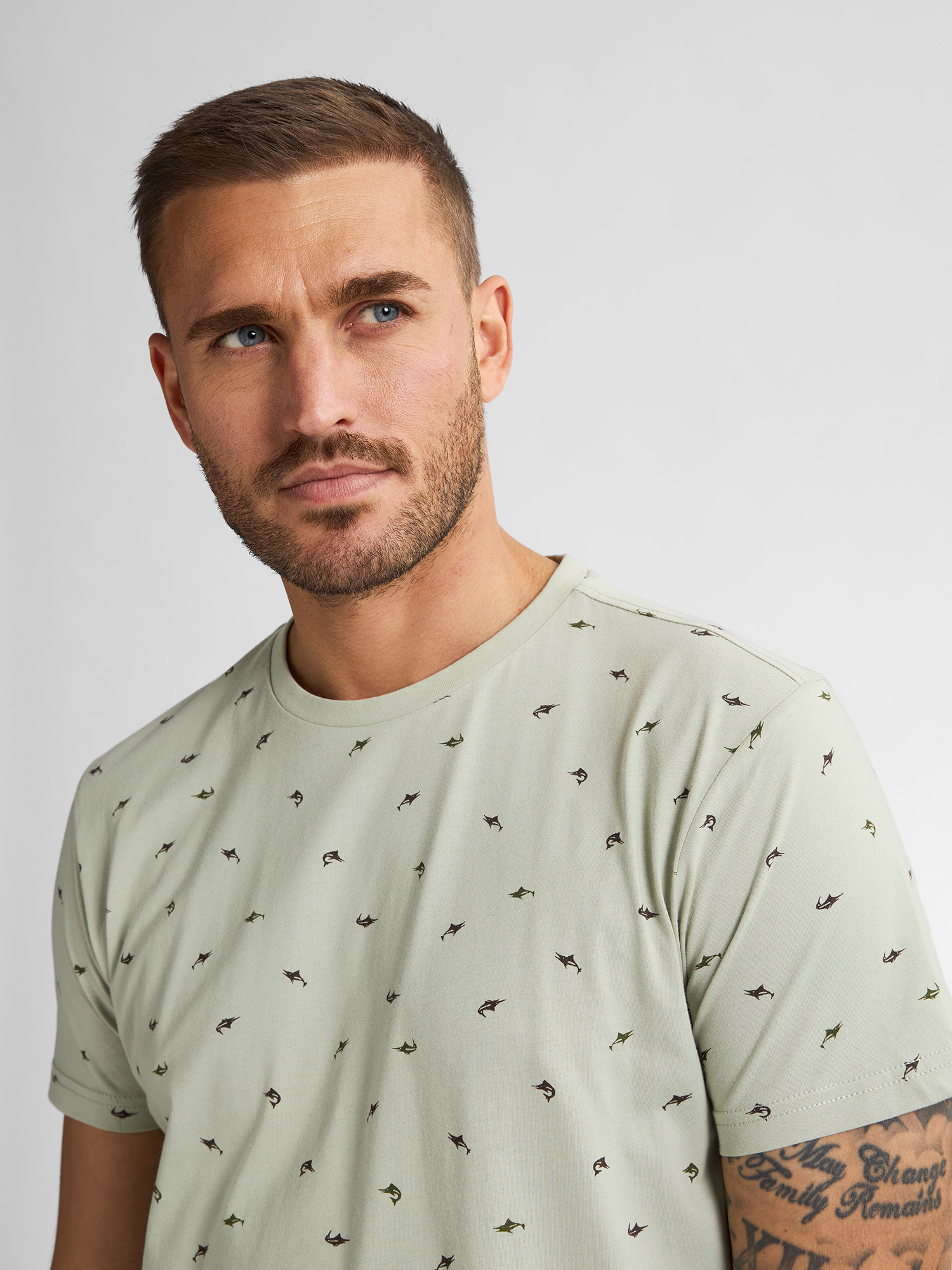 M-1050-TSR687 MEN SHIRT SS AOP (6173 SAGE GREEN)