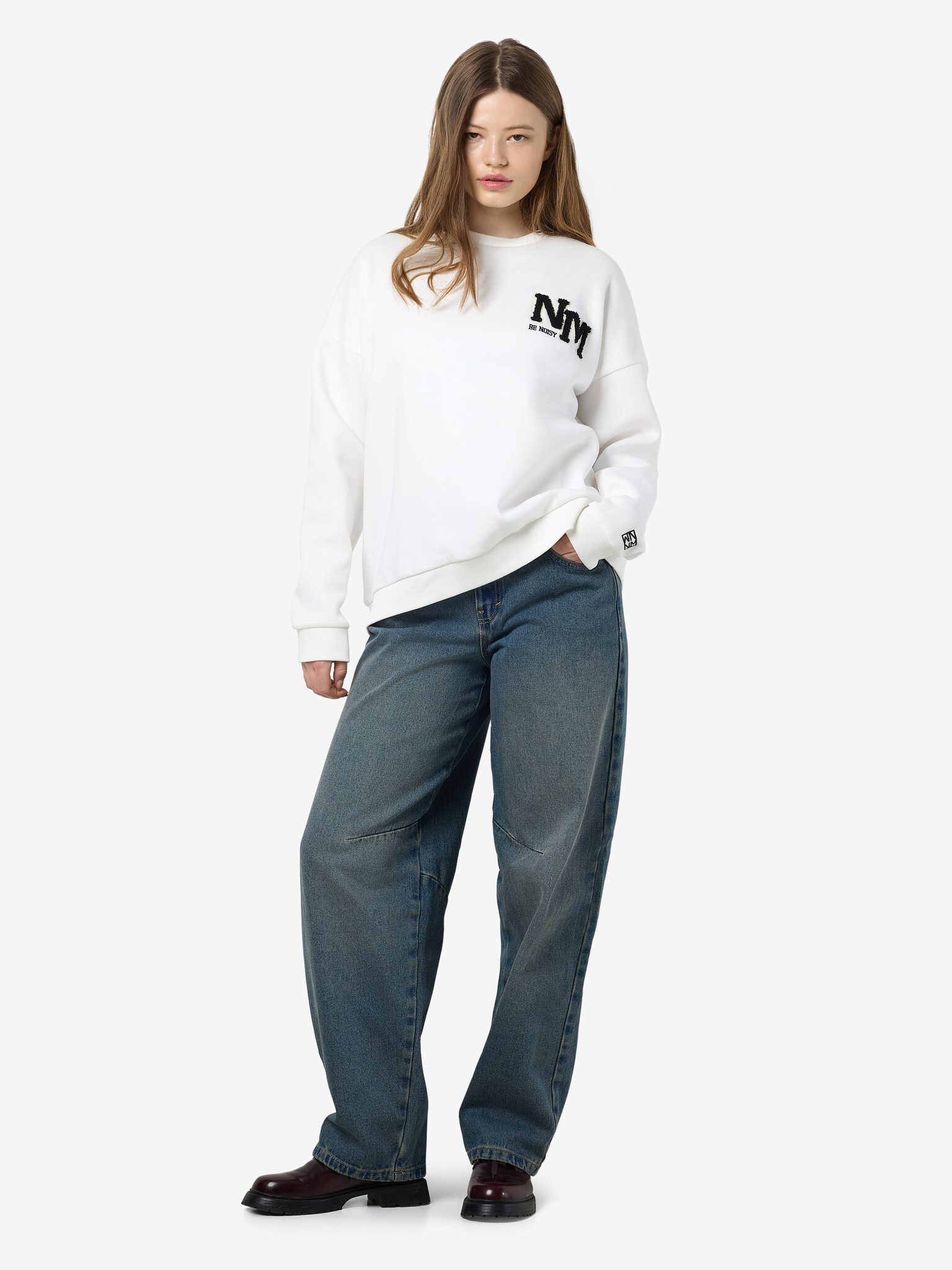 NMBELIEVE O-NECK SWEAT (CLOUD DANCER BLACK)