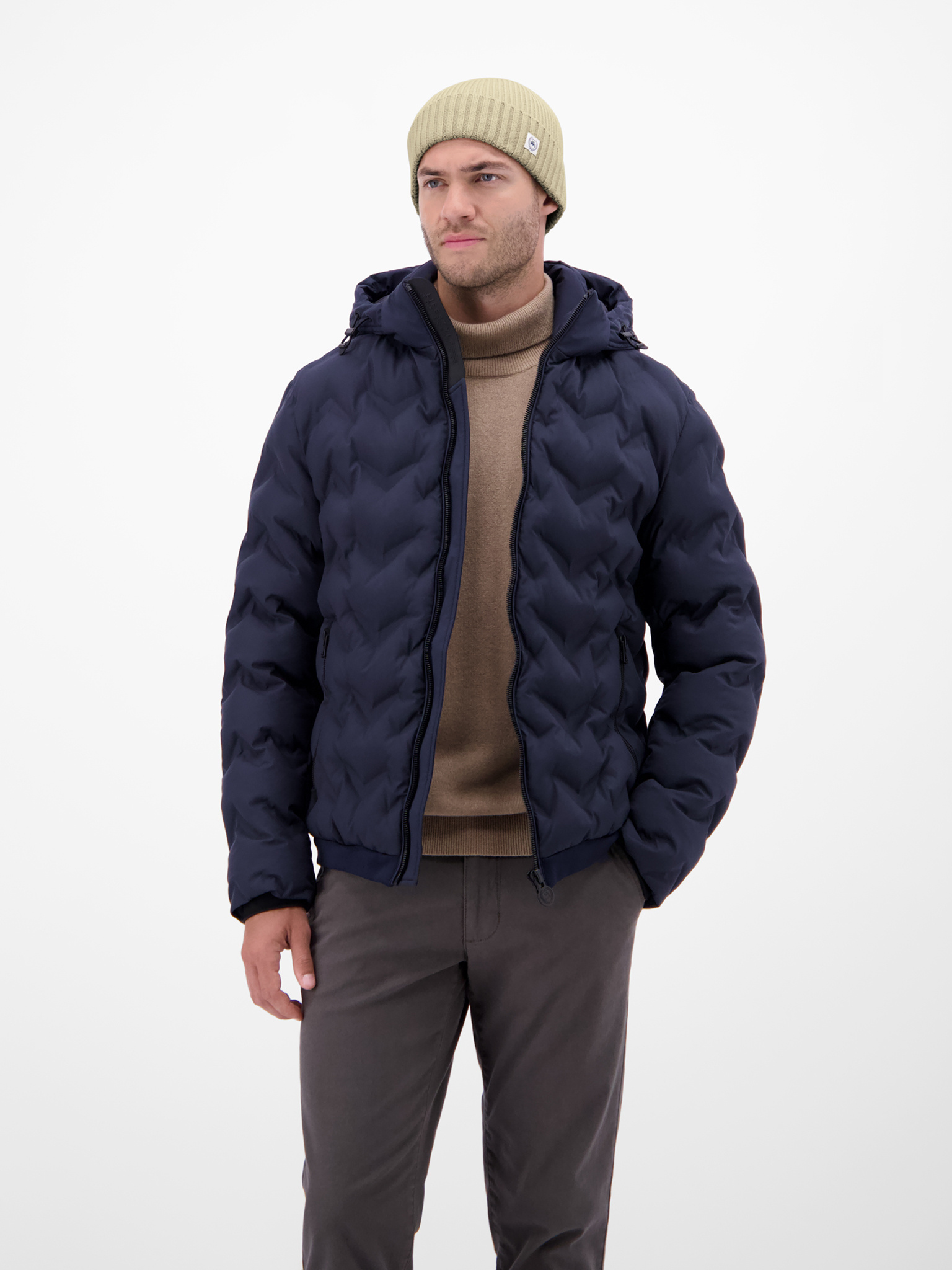 5596161 Muetze (108)