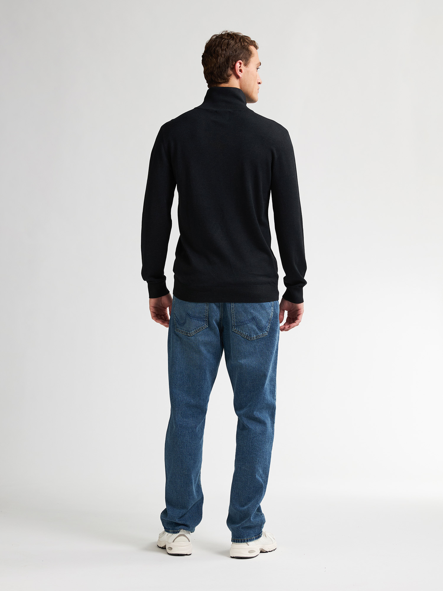 M-3050-KWC207 (9111 Deep Black)