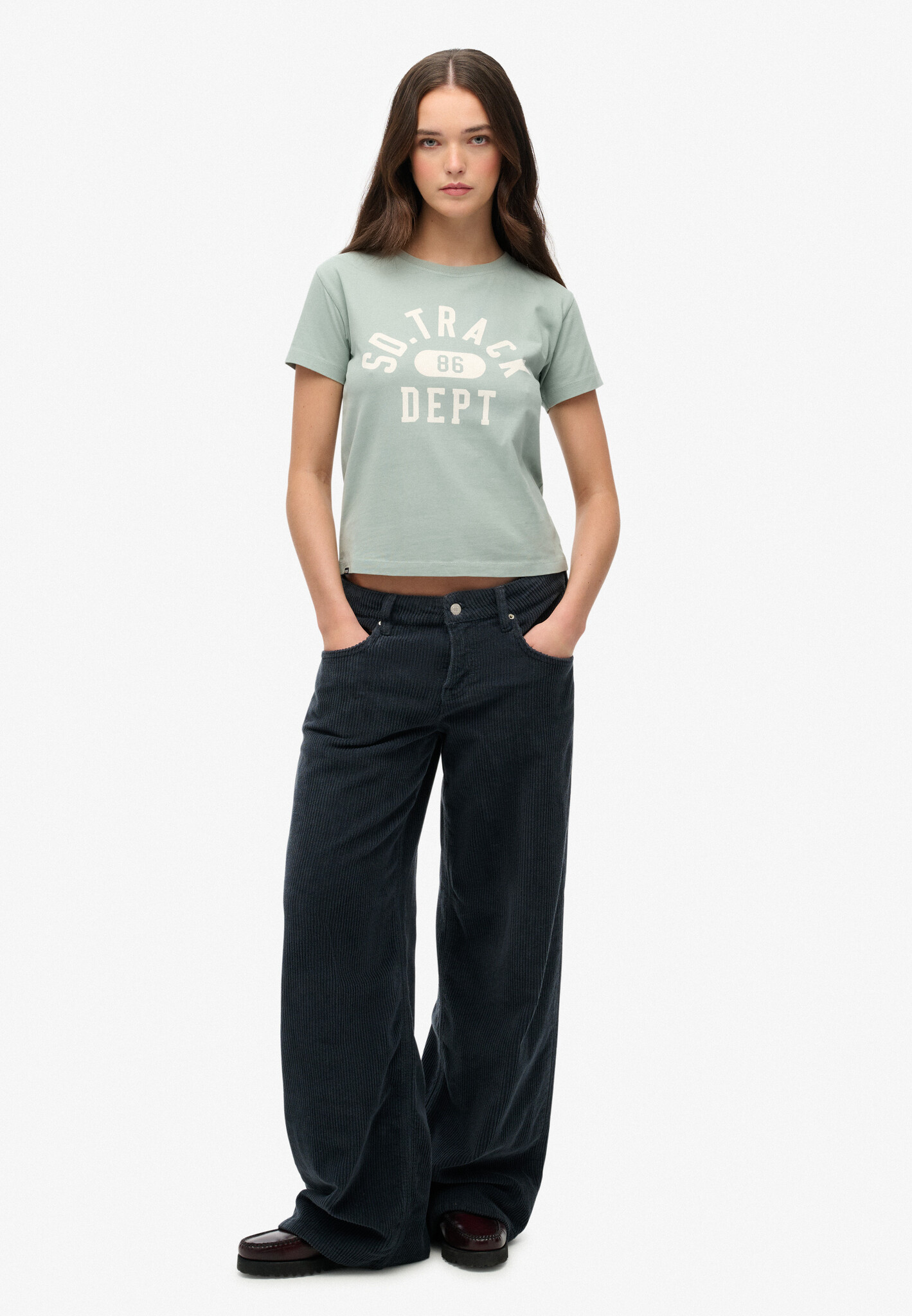 ATHLETIC GRAPHIC FITTED TEE (Light Jade Green)