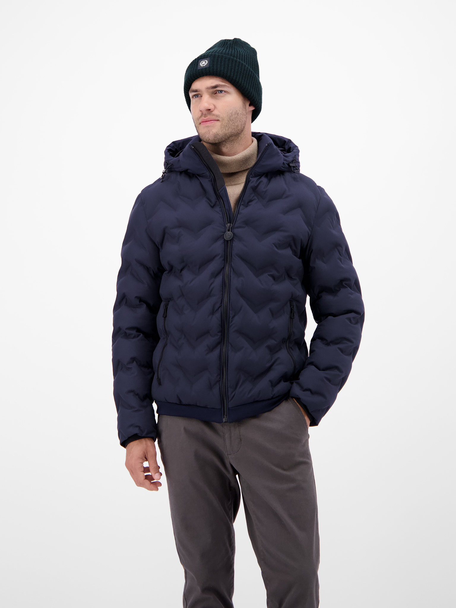 5506163 MUETZE (485)