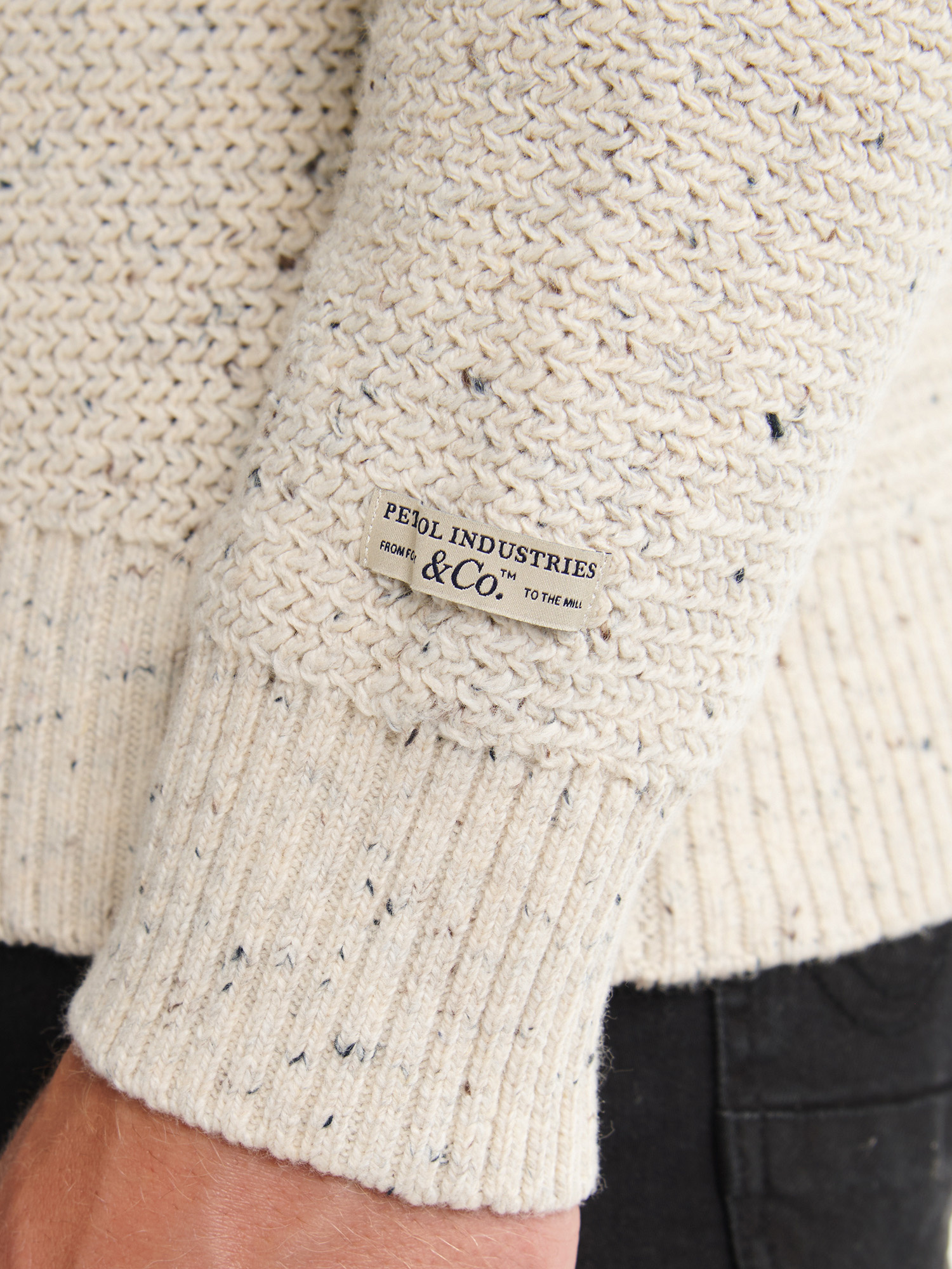 M-3050-KWC226 Men Knitwear Collar (Antique White Melee 0009)